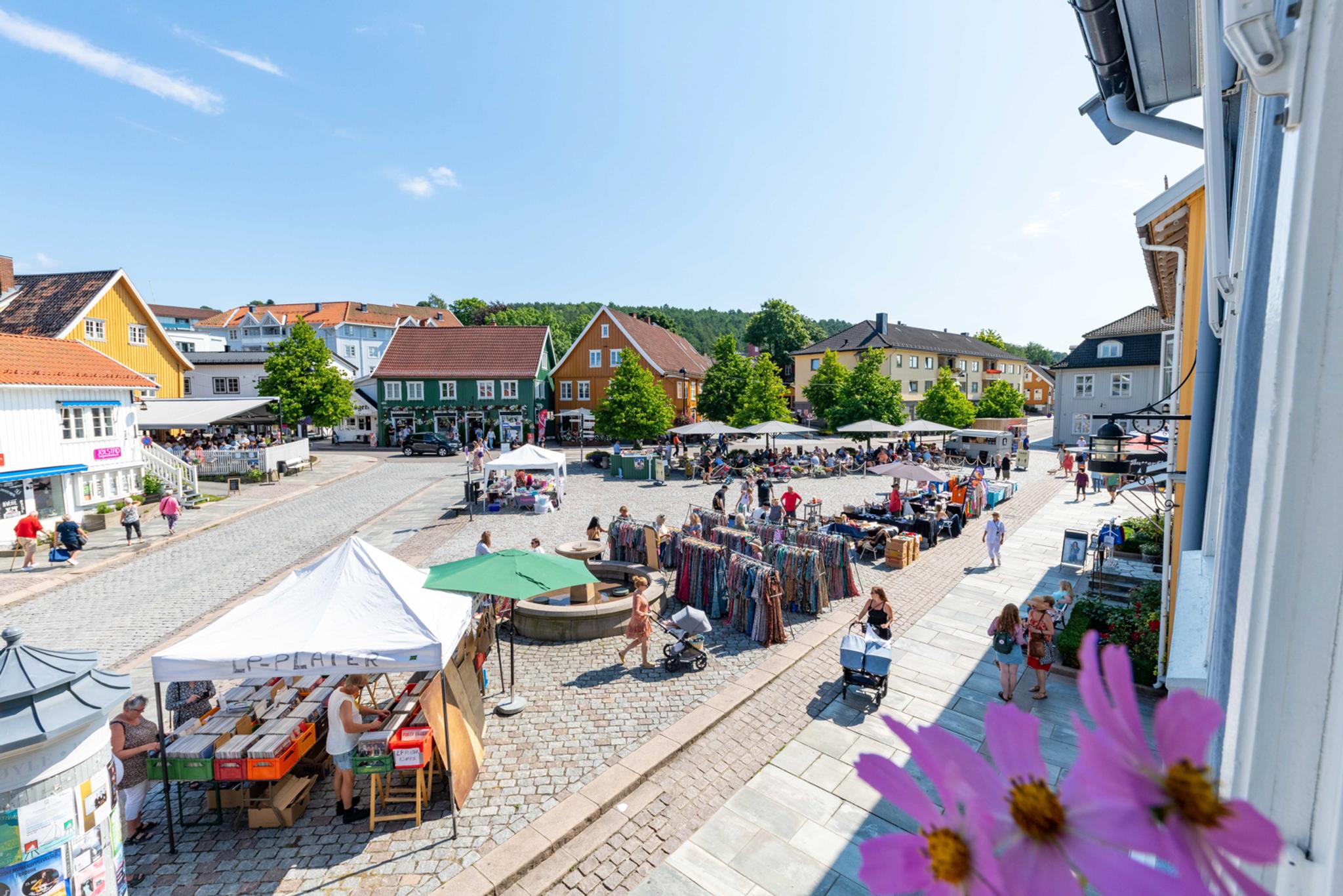 Drøbak torg Foto Visitdrobakoscarsborg.no_2