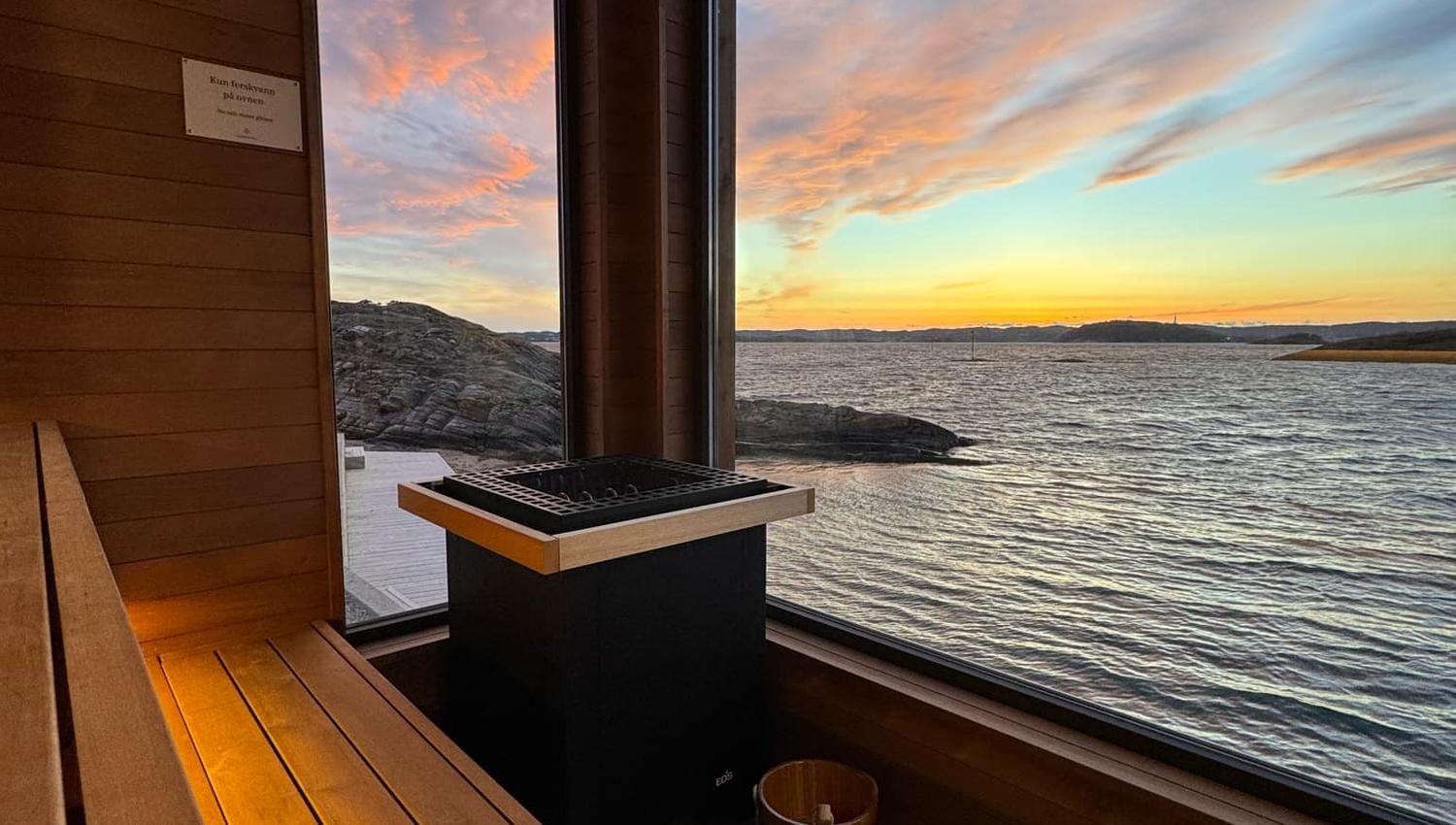 Nyt solnedgangen i Smeigedag Sauna på Kristiansand Feriesenter