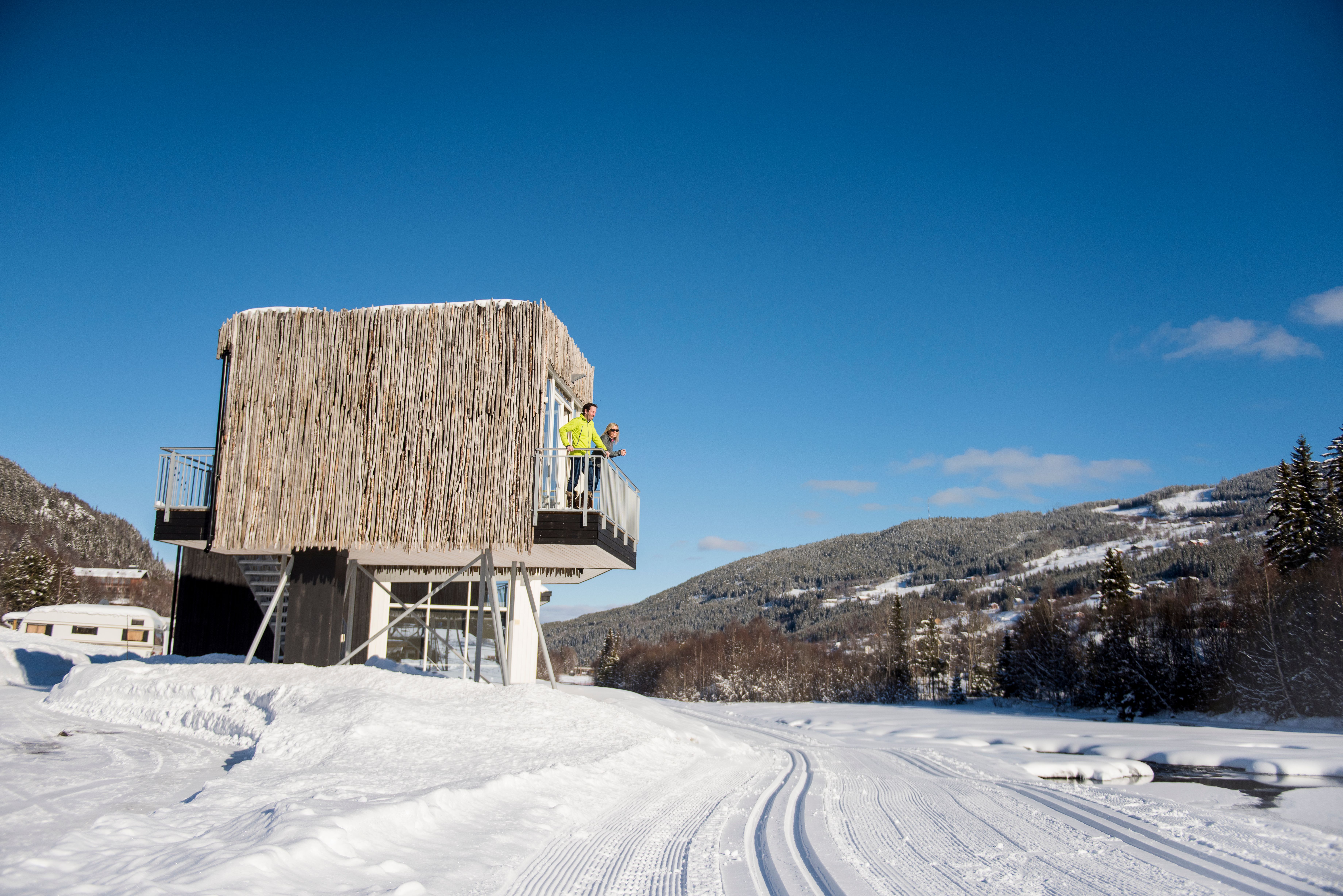 Utebilde mot styltehytta