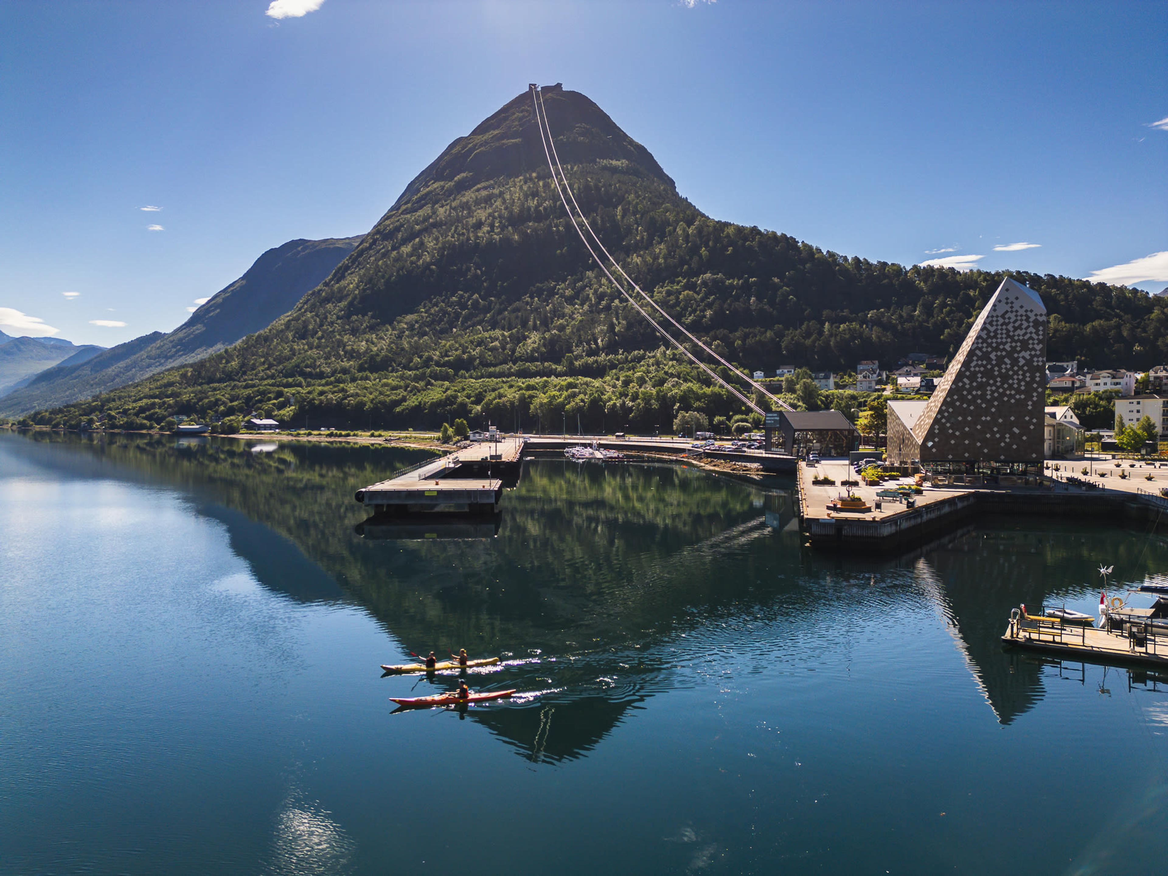 3-Hour guided kayak tour in Åndalsnes with Uteguiden