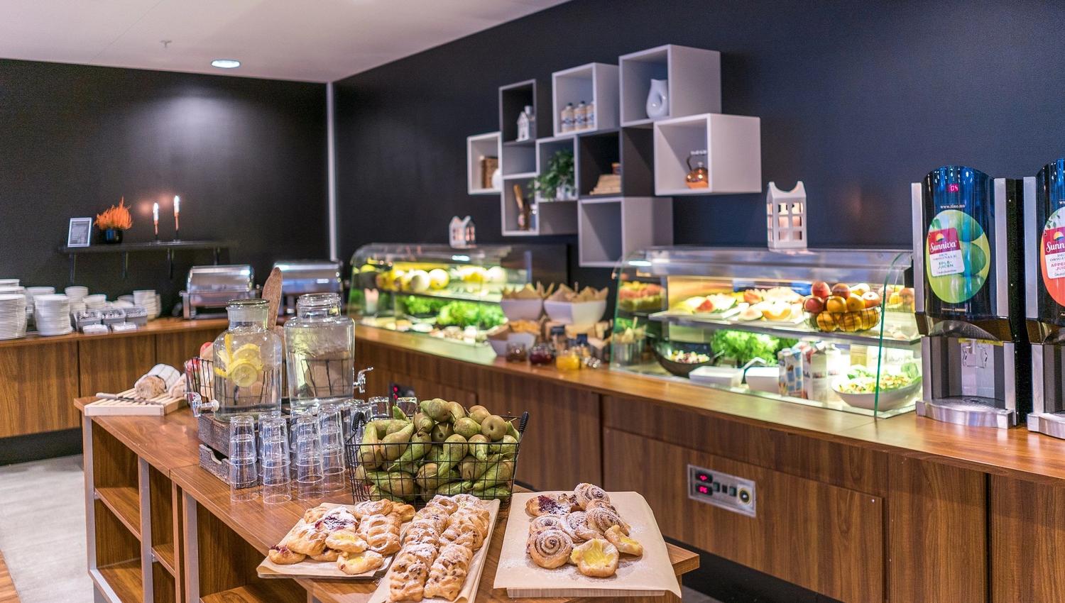 Breakfast buffet