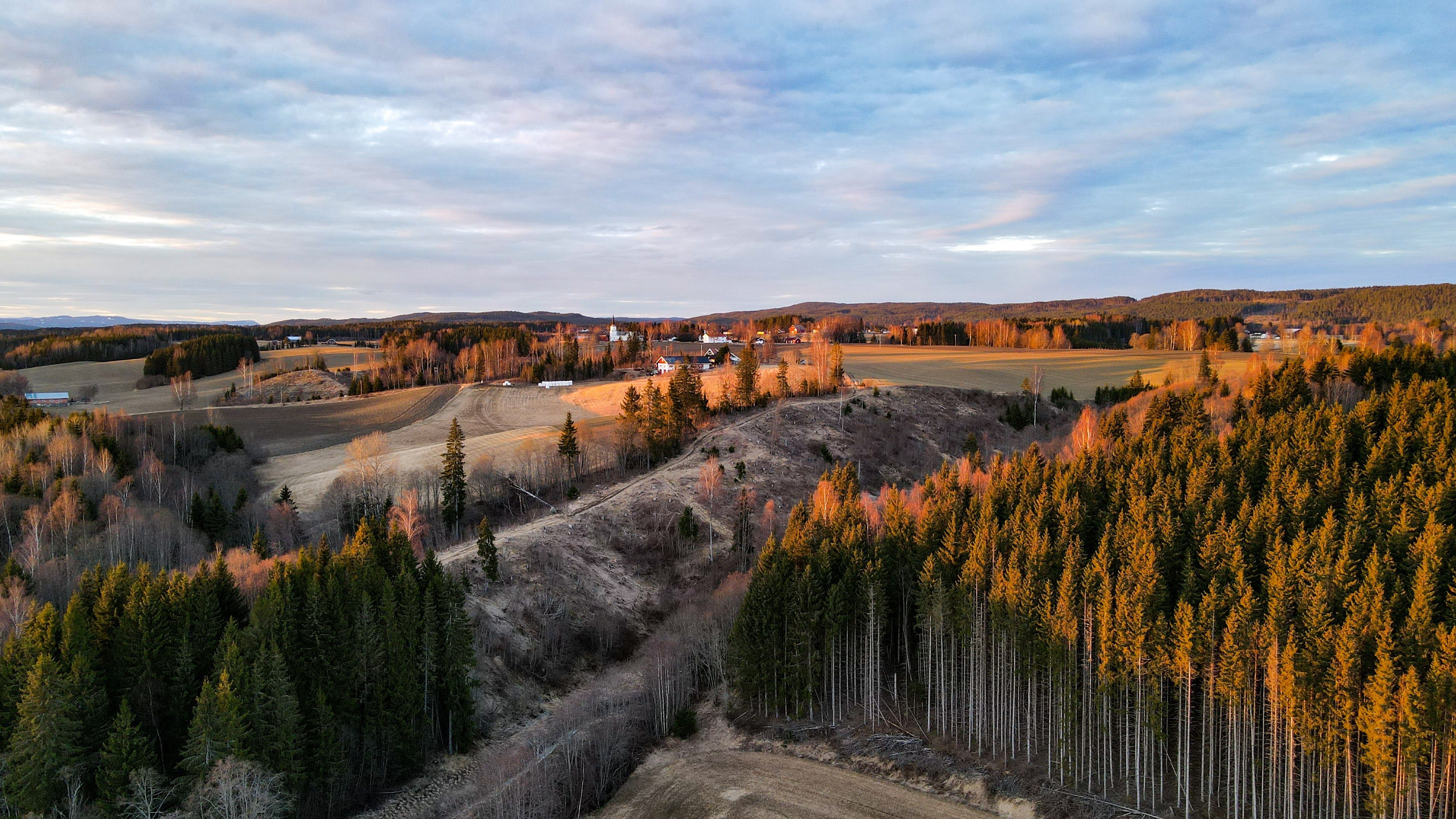 ravine landskap i solnedgang