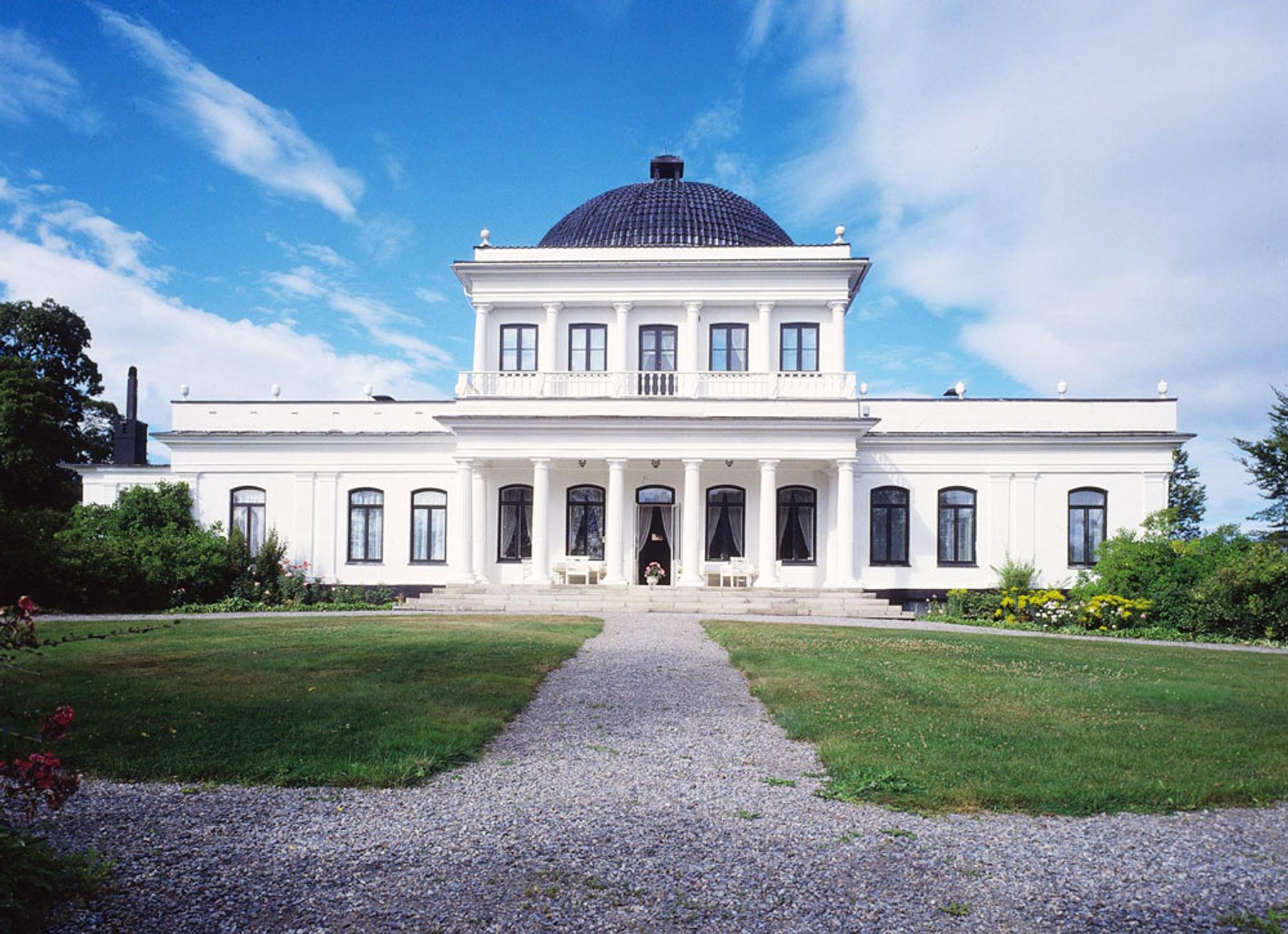 stately Ulefos Hovedgaard in Ulefoss