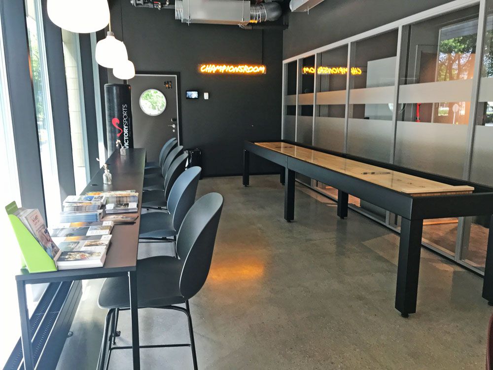 seating options along a window at Comfort Hotel Porsgrunn
