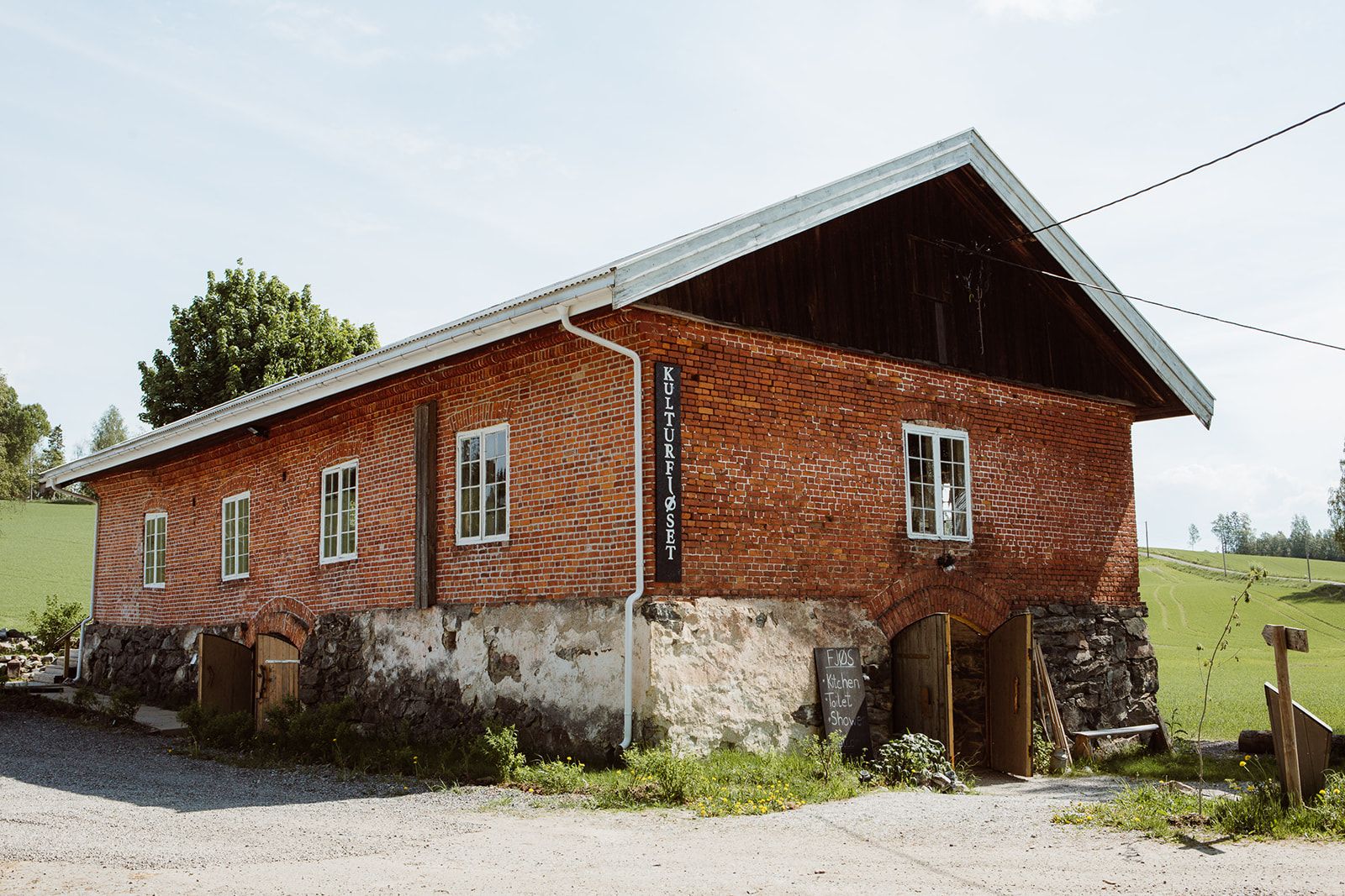 Barn in bricks 