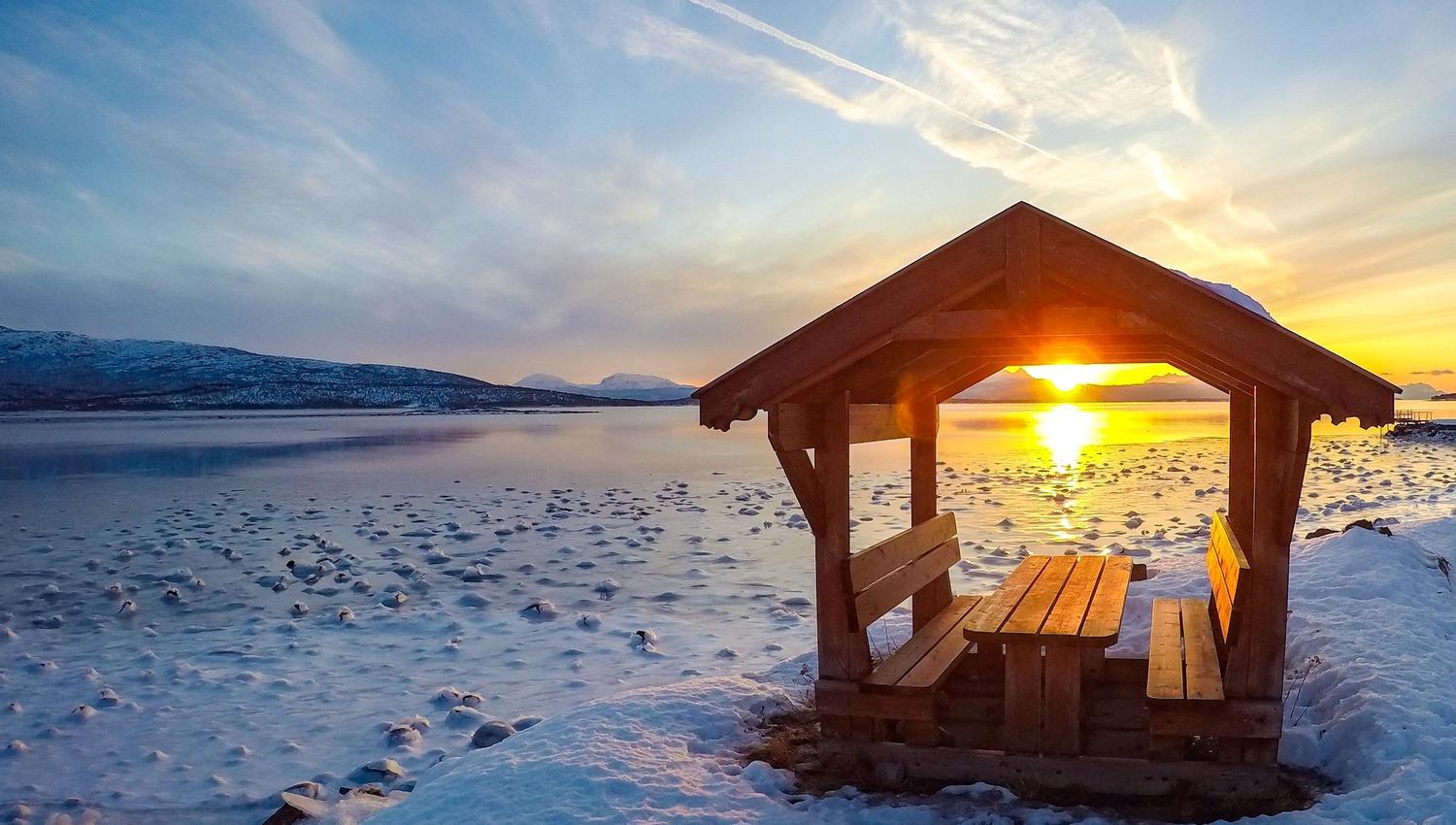 vinterbildet med solnedgang