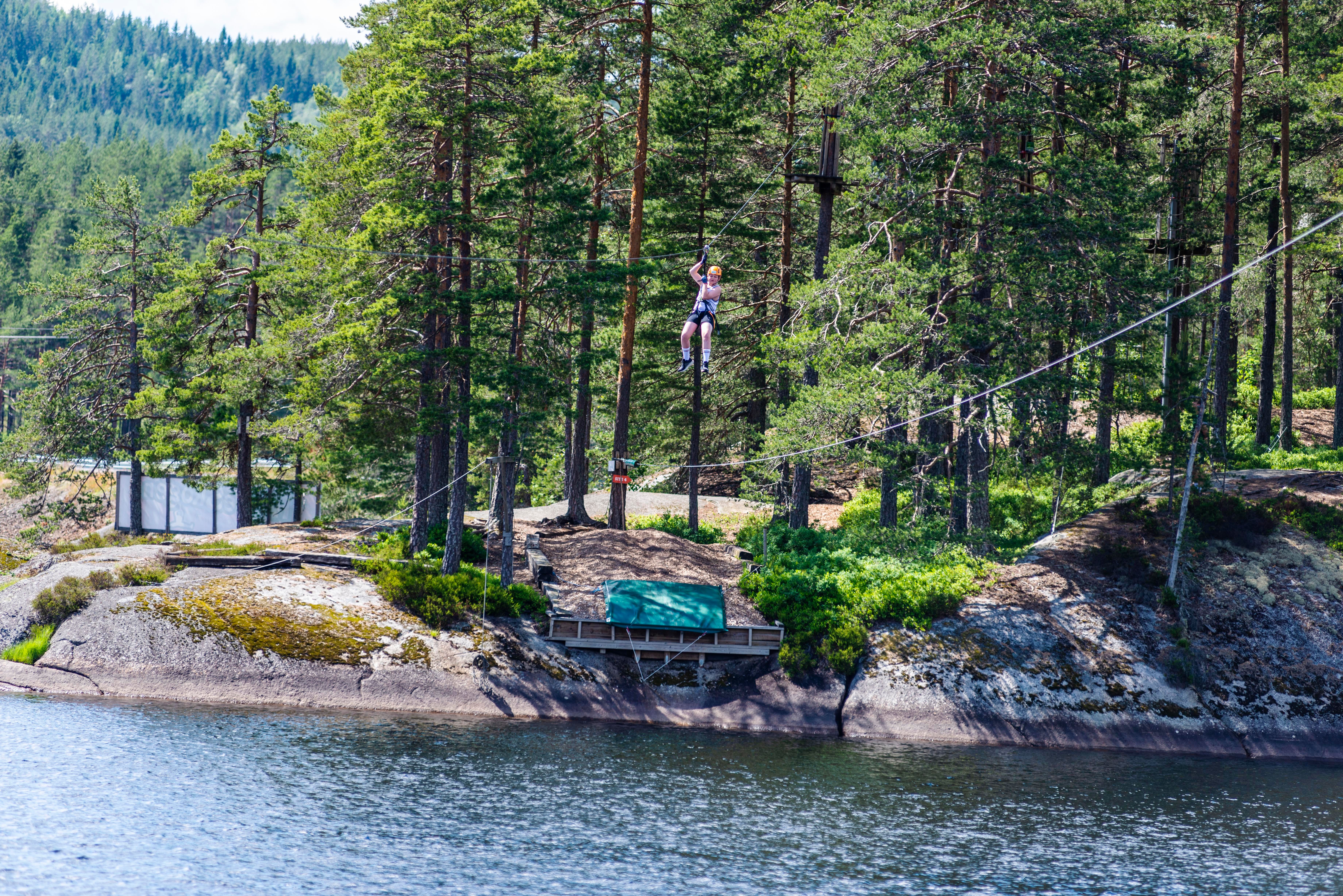 Zipline fra vestre del av Klatreskogen