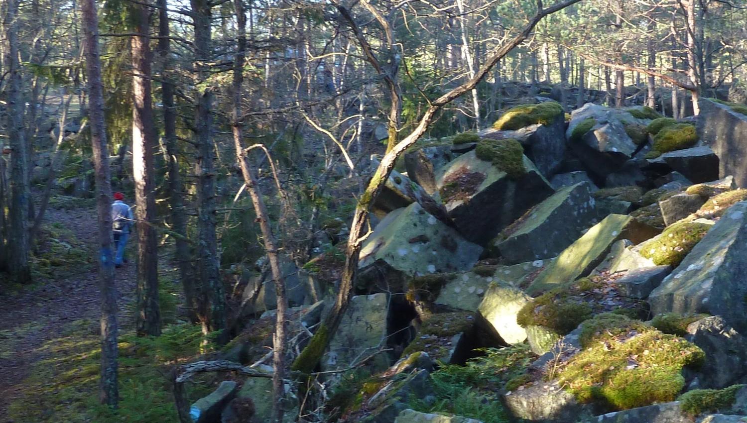Granittstenhaug fra stenhoggervirksomheten på 1900-tallet.