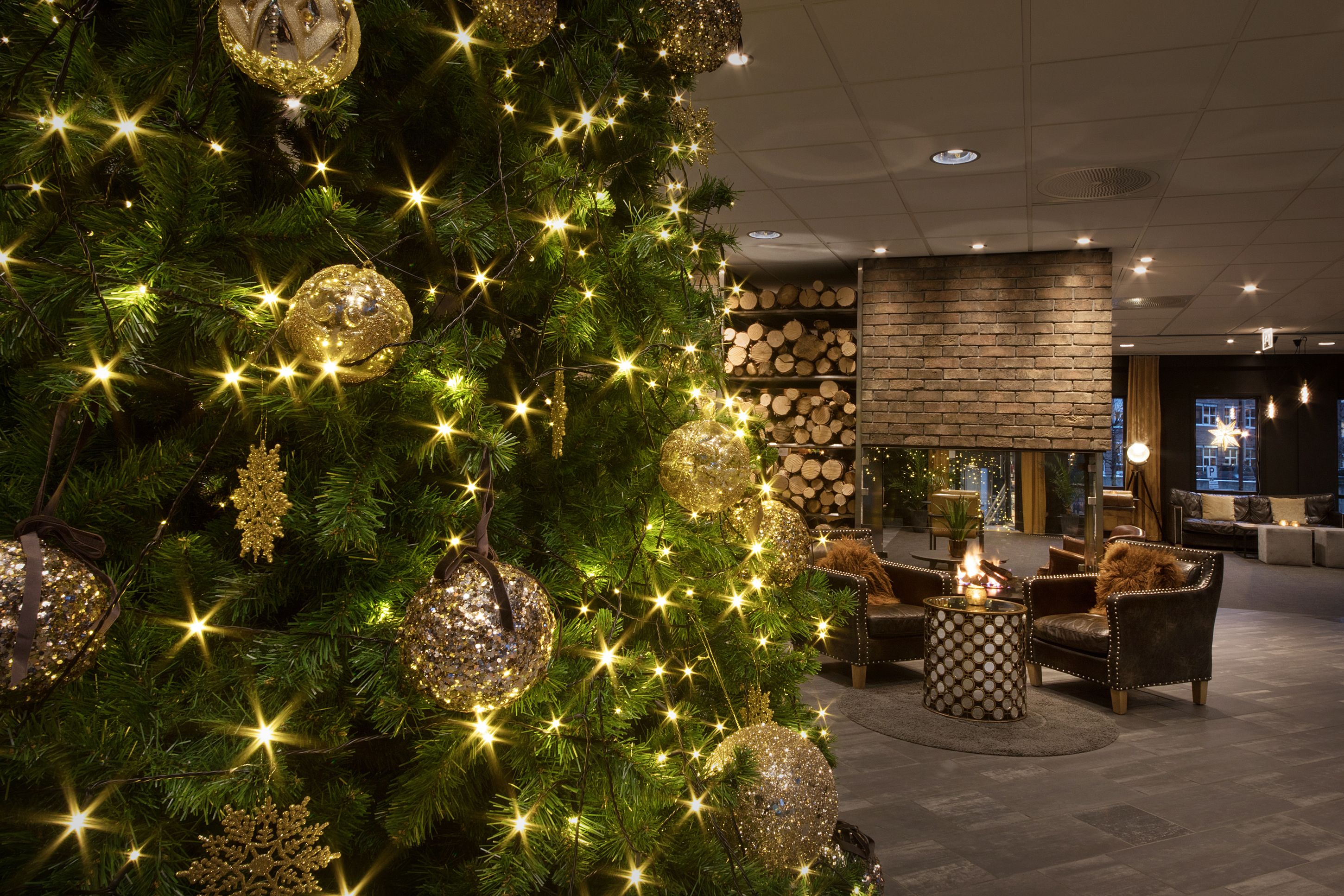 Christmas in the lobby. Decorated Christmas tree. Photo. 