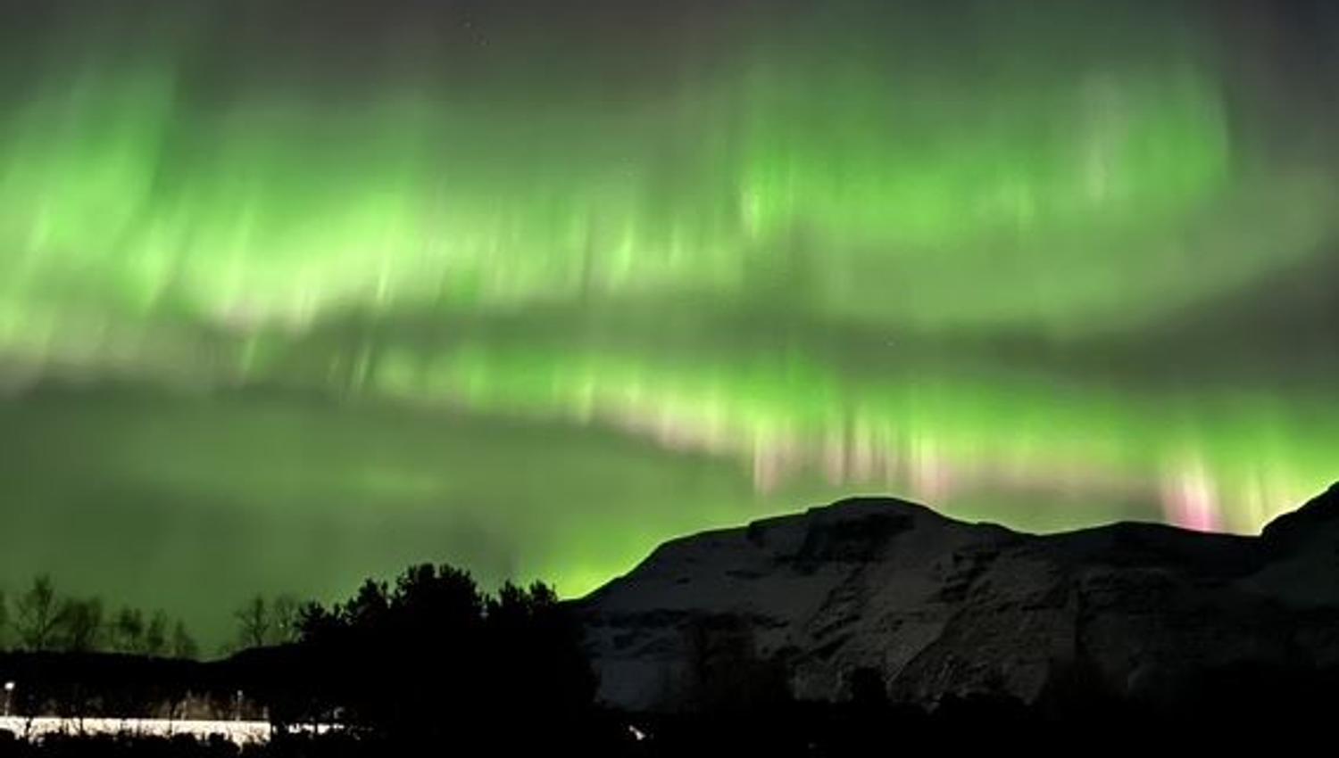 The Aurora makes a "z-shape" in the sky