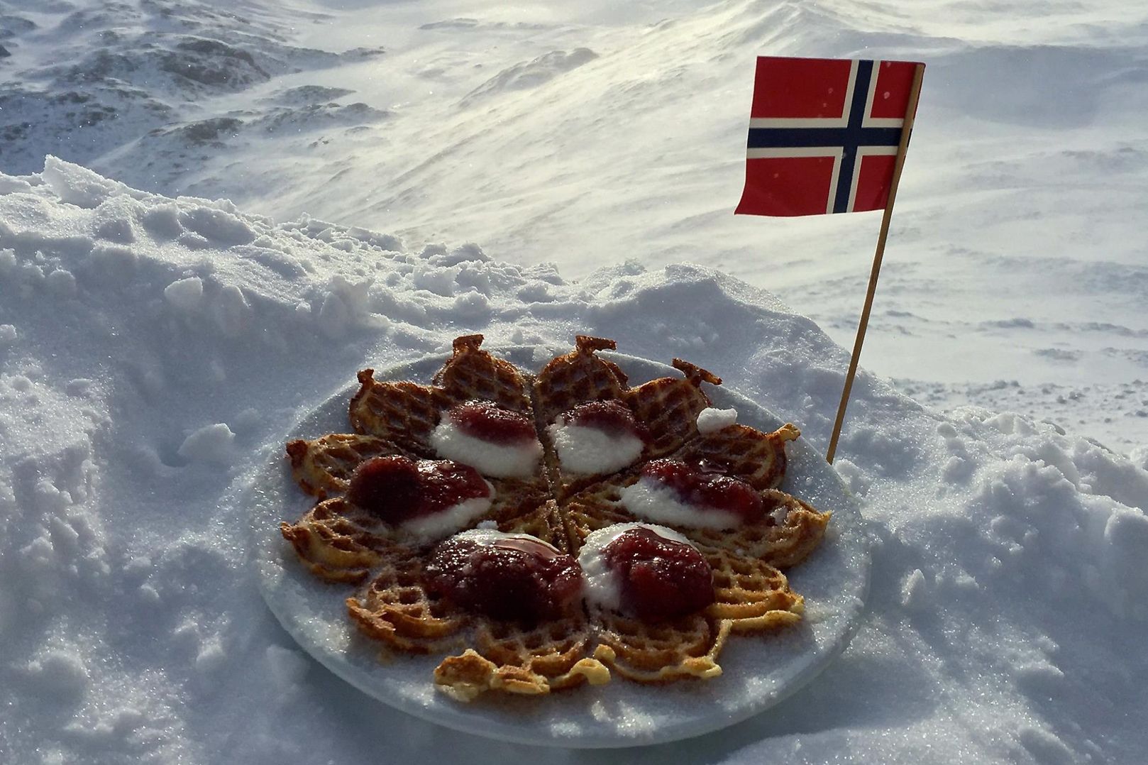 Gaustatoppen Turisthytte er kjent for sine nydelige vaffel