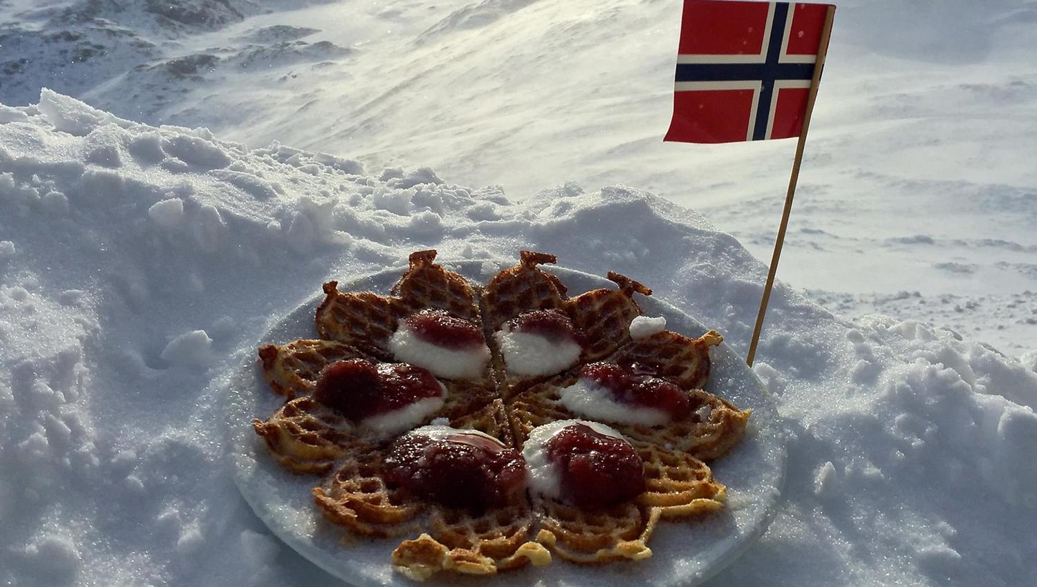 Gaustatoppen Turisthytte er kjent for sine nydelige vaffel
