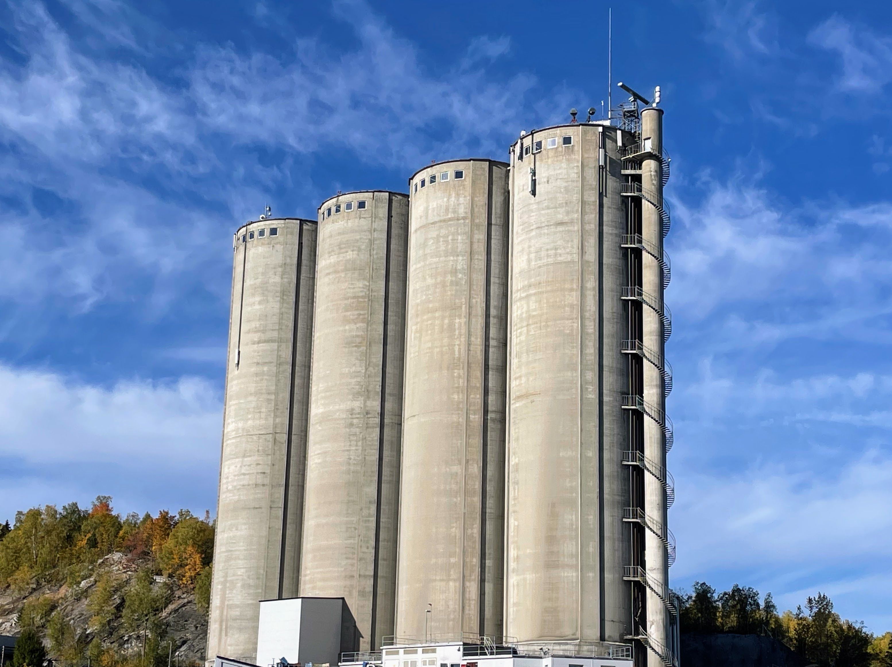 Slemmestad, 4 cement silo