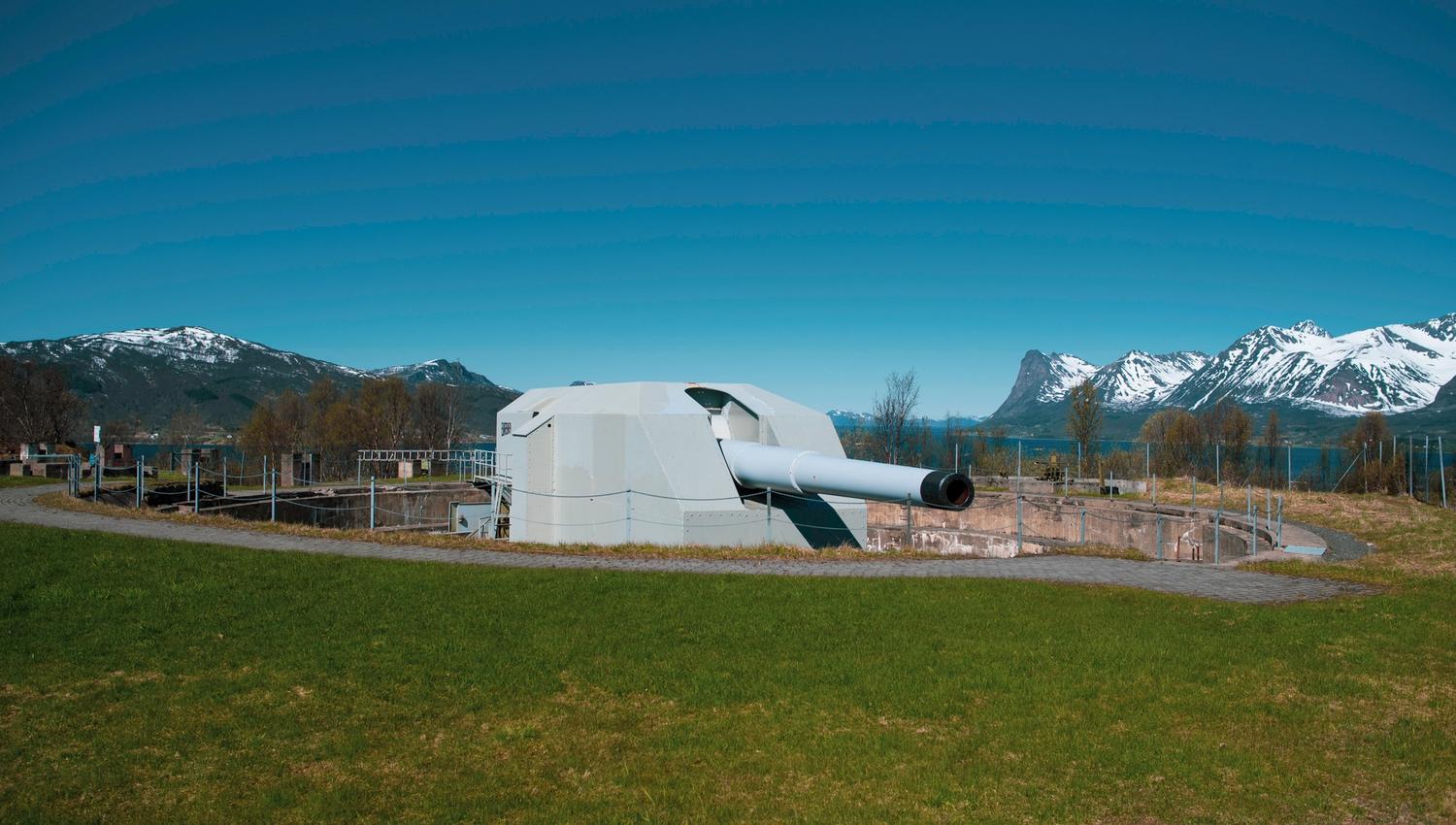 The Adolf Gun, guided tour sightseeing