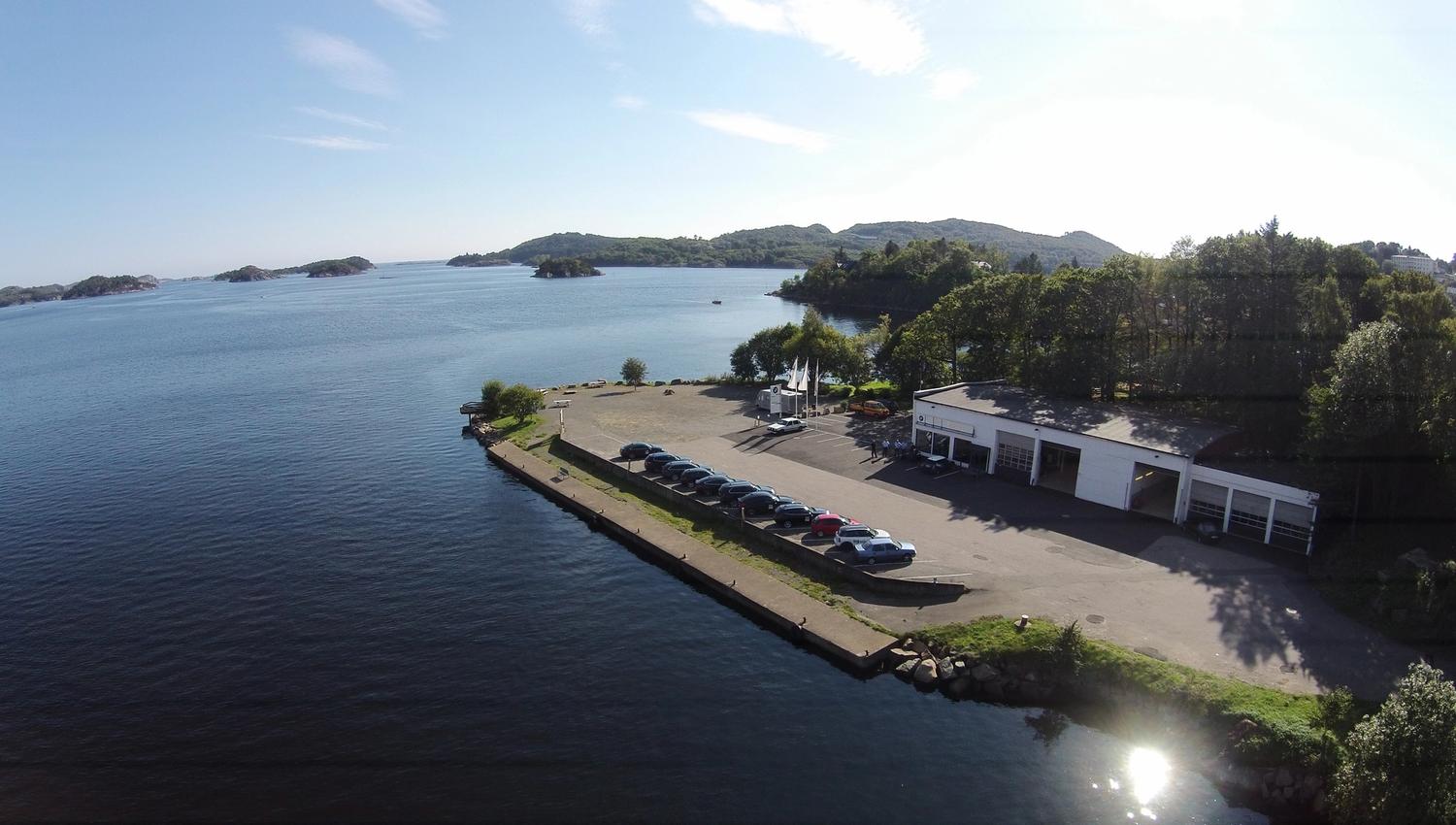Farsund bobilcamp sett fra Nordsundbrua