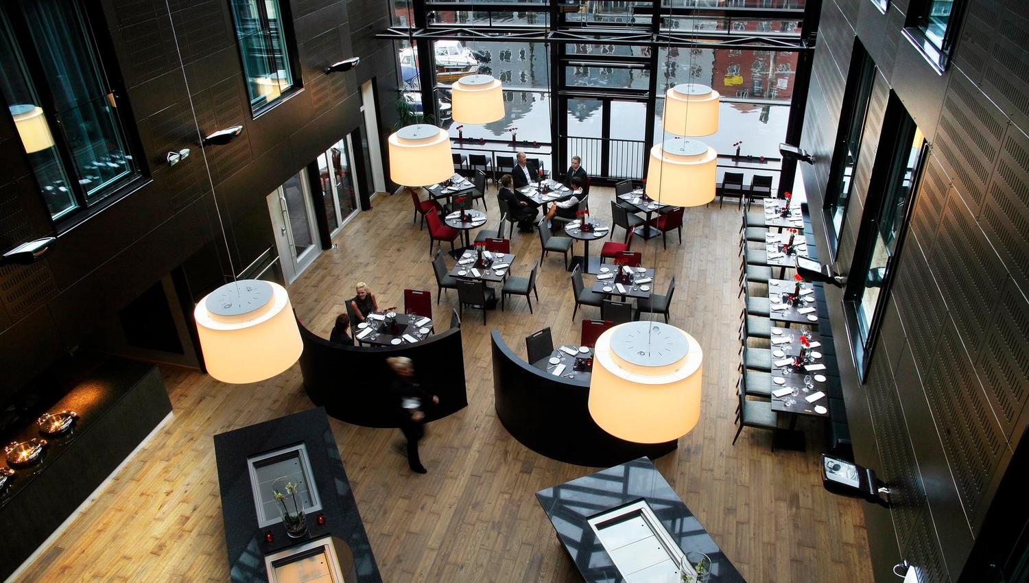 Interiør på restauranten på Scandic Bakklandet Hotel i Trondheim
