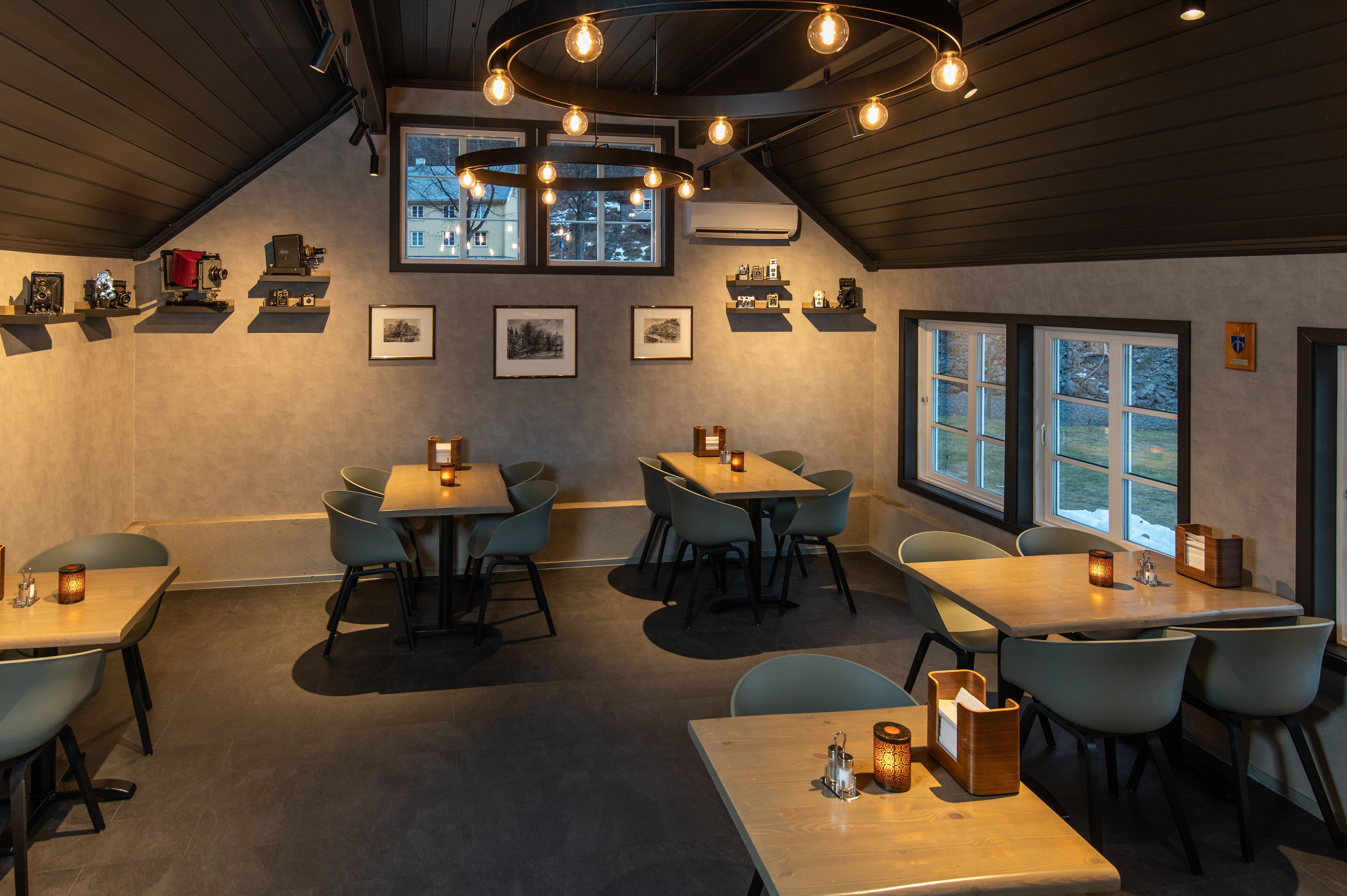 Moderne og stilrent interiør hos Rjukan Hytteby kro