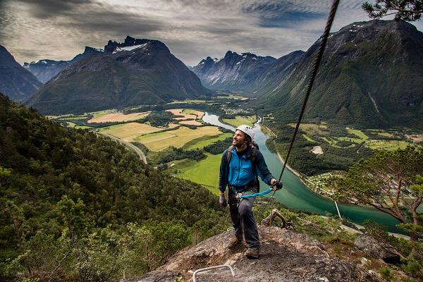 Åndalsnes Via Ferrata West wall (5-6 hours) - Norsk Tindesenter