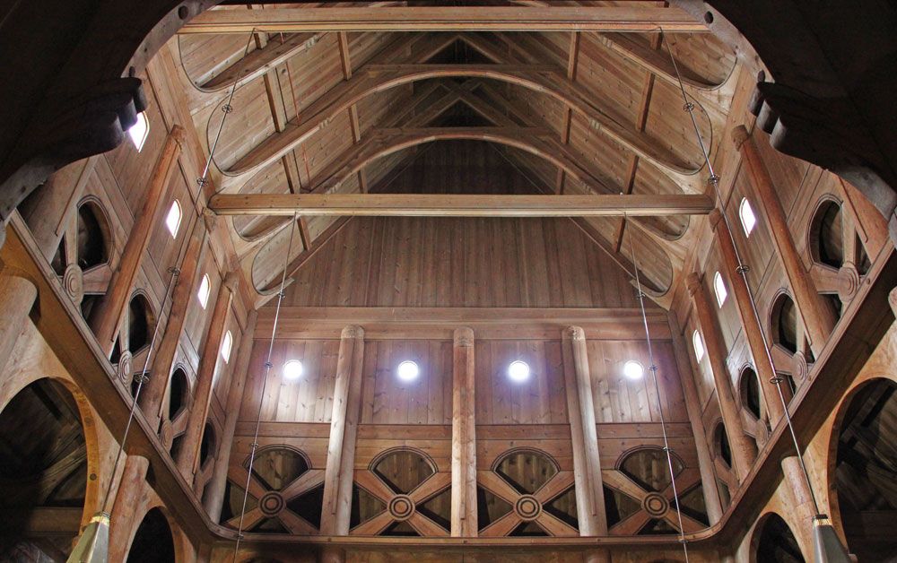 Interiør Heddal Stavkirke