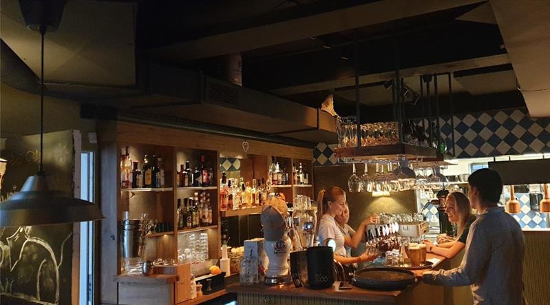 bar