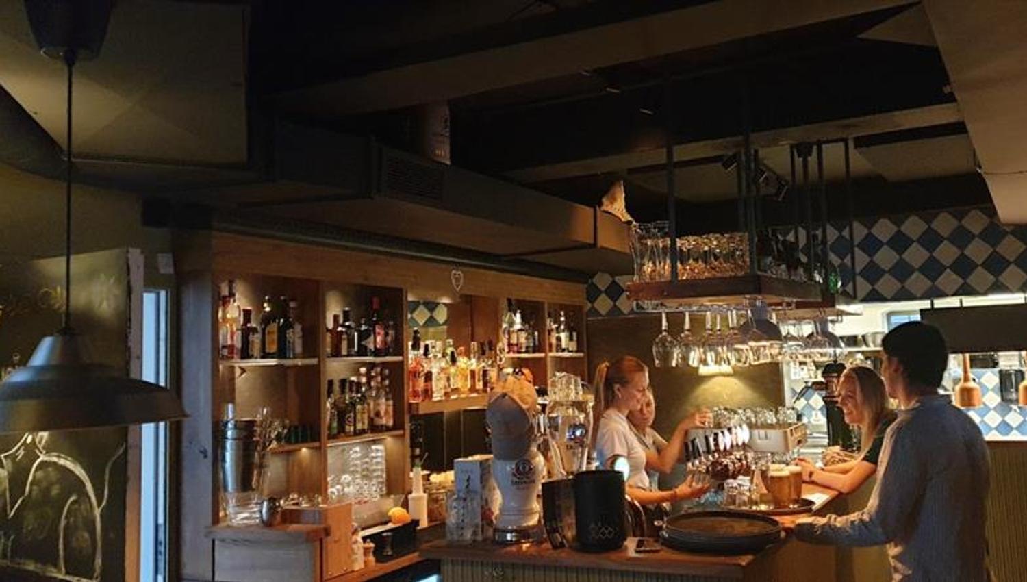 bar