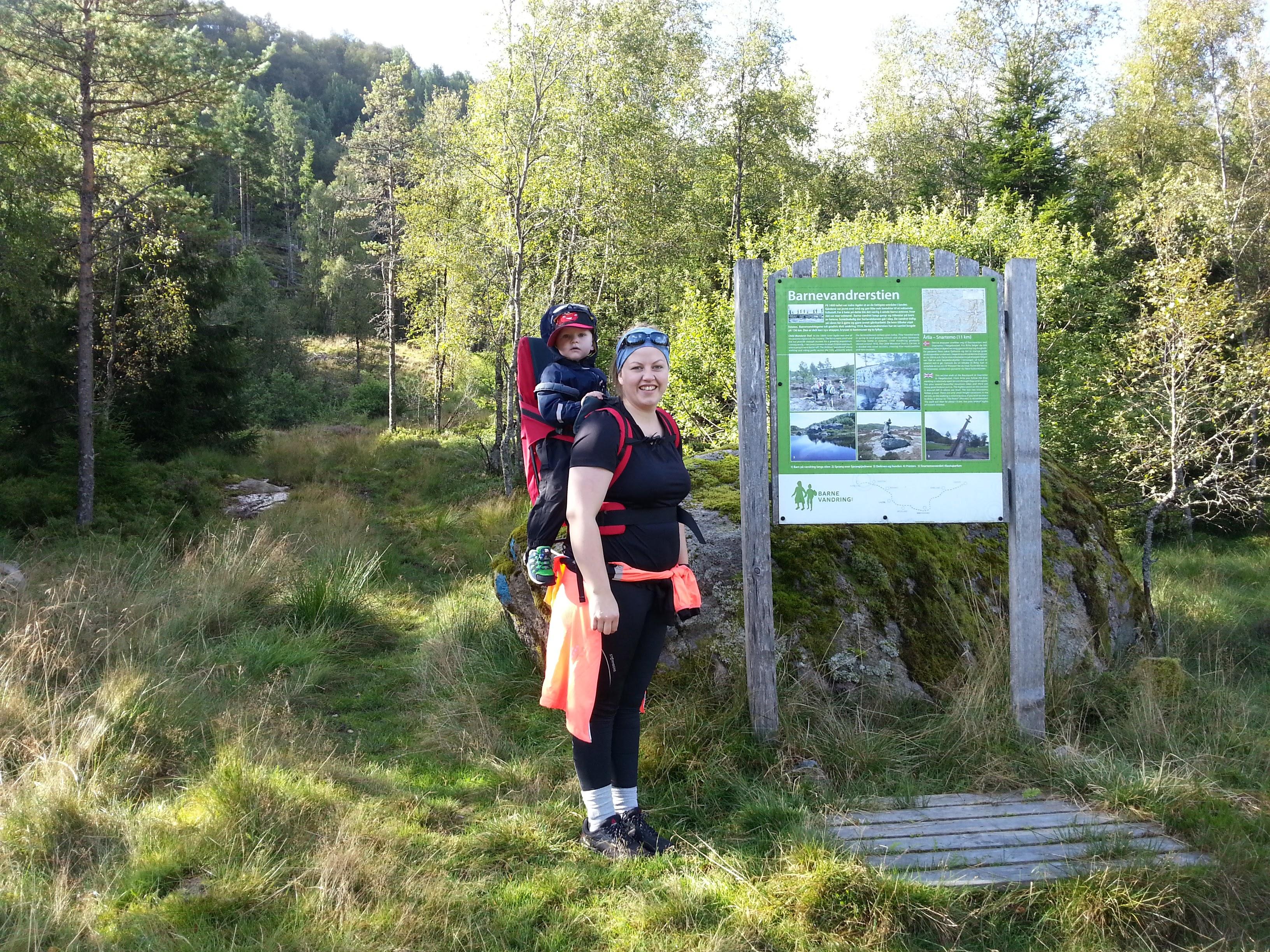Vandretur langs Barnevandrerstien med Heddan Gjestegard som base