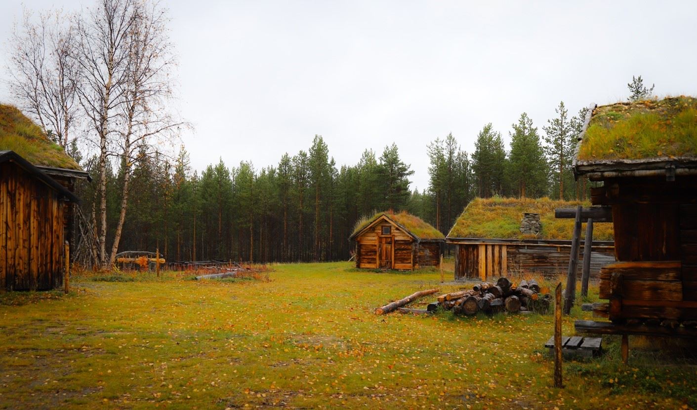 Om høsten kan besøkende nyte stemningsfulle fargespill.