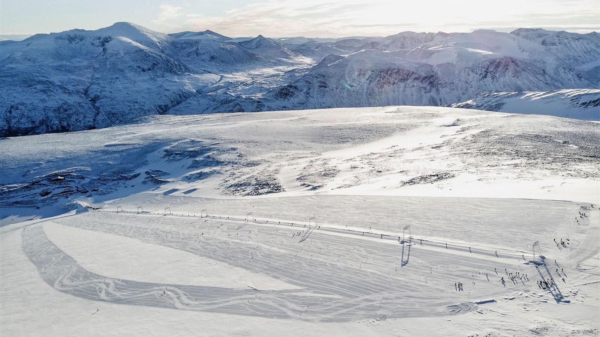 Galdhøpiggen Summer Ski Center