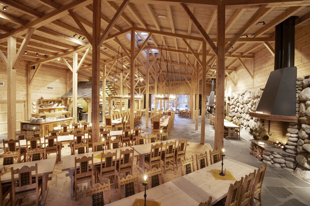 Hardangerviddahallen restaurant seen from the inside.