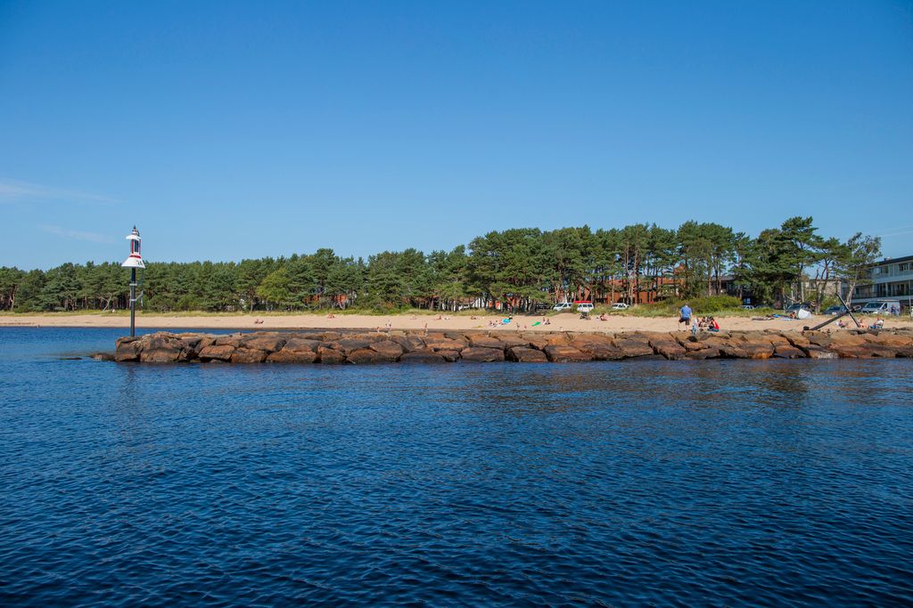Bilde fra innseilingen til Mandal mot Sjøsanden og Piren