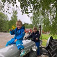 Lek på traktor