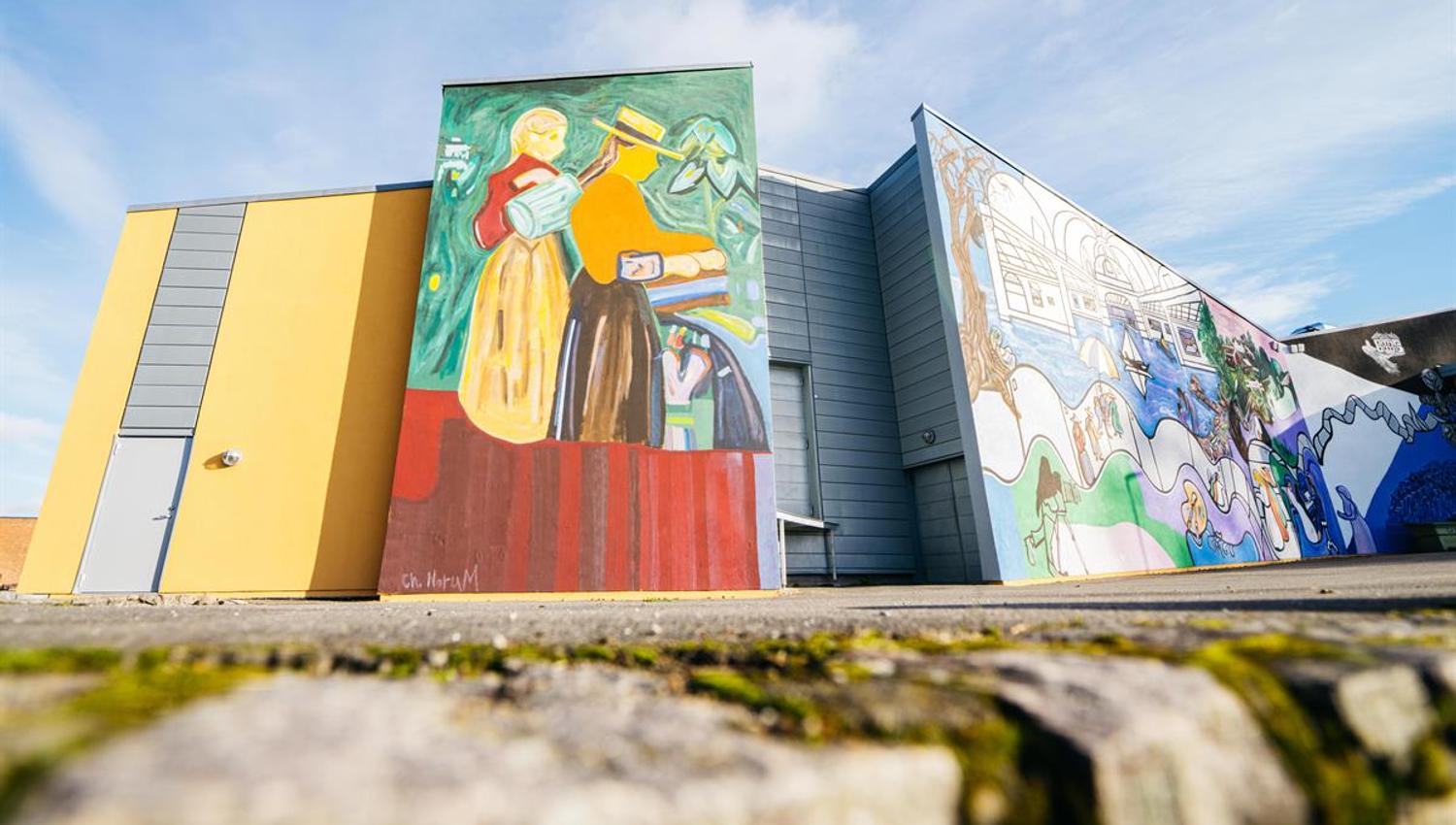 Street art Munch på rådhuset i Løten