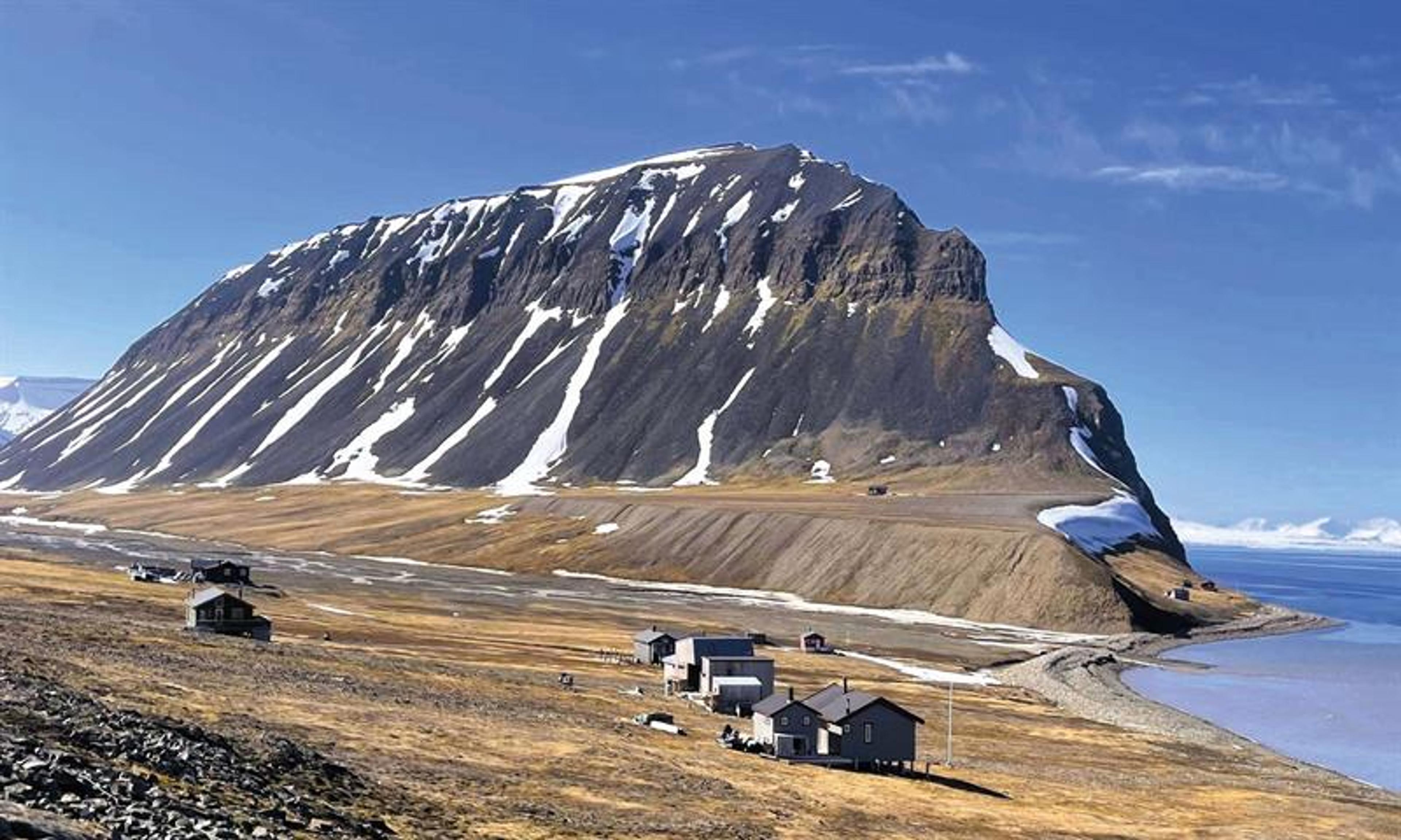 Fuglefjella-summer_til Visit