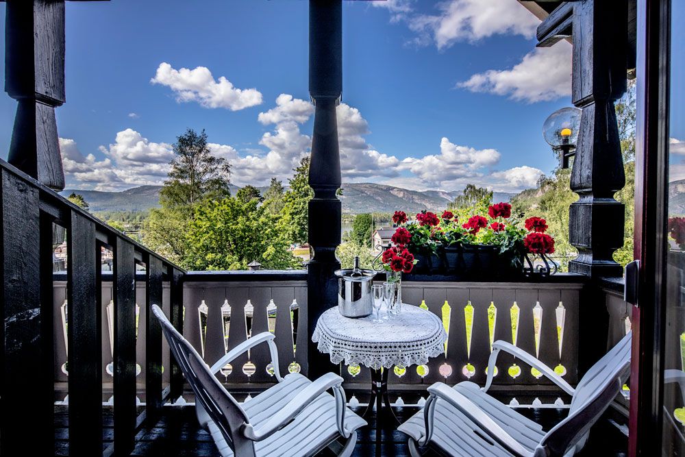 Utsikt fra balkongen på Straand Hotel i Vrådal