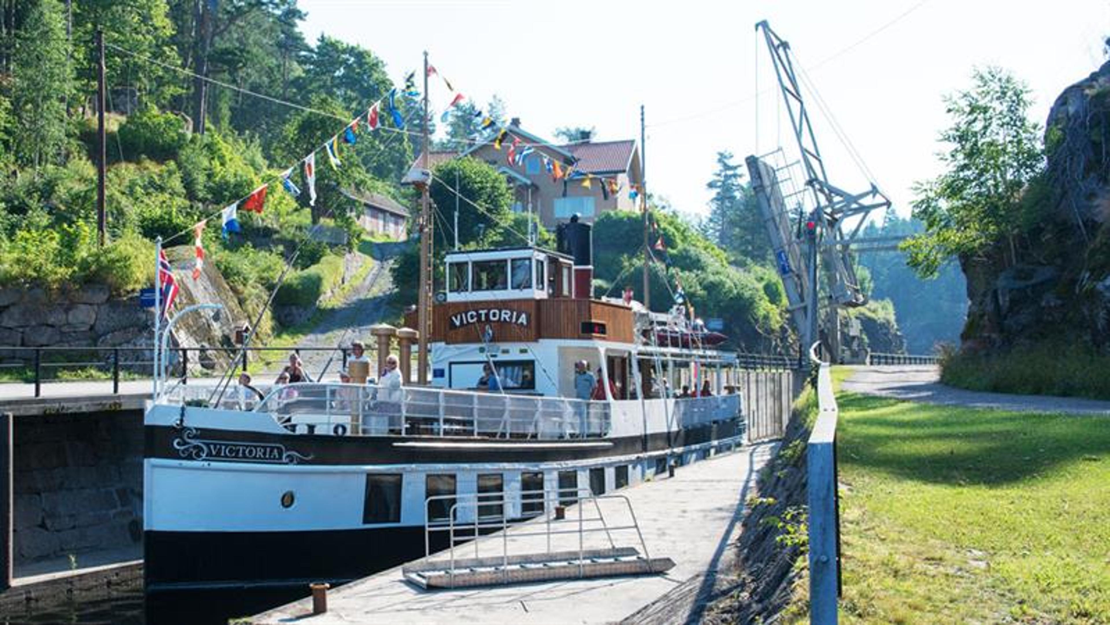 Victoria foran Slusemesteren - foto Ole Bjørn Ulsnæs