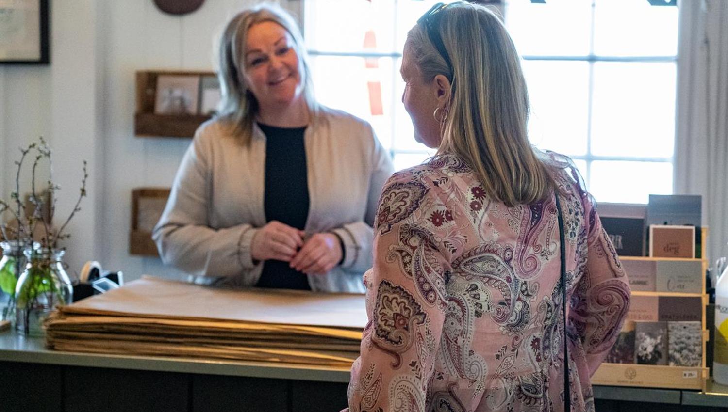 De 4 årstider, interiørbutikken på Peder Balke-senteret med lokale matvarer og blomster.