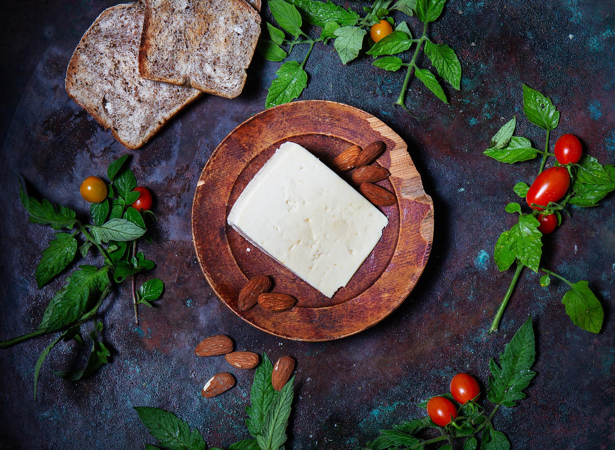 Visit the cheese- and cider farm Skarbø