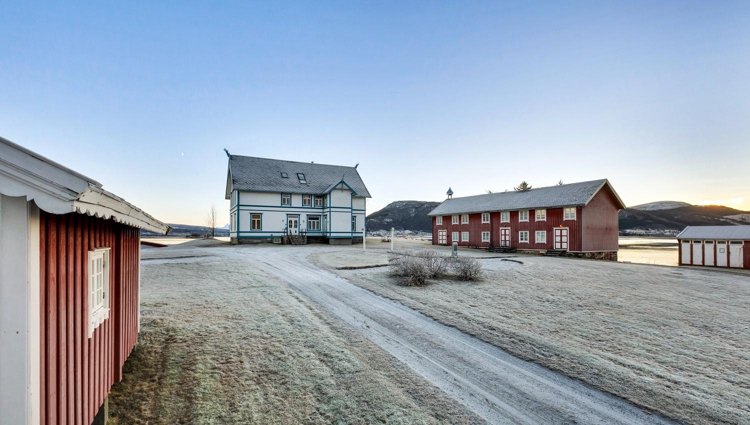 _Eksteriør - Hovedbygg_08