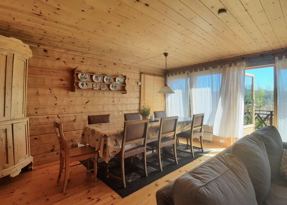 6066150E-BF9A-4870-88E9-800C4A7E56EC