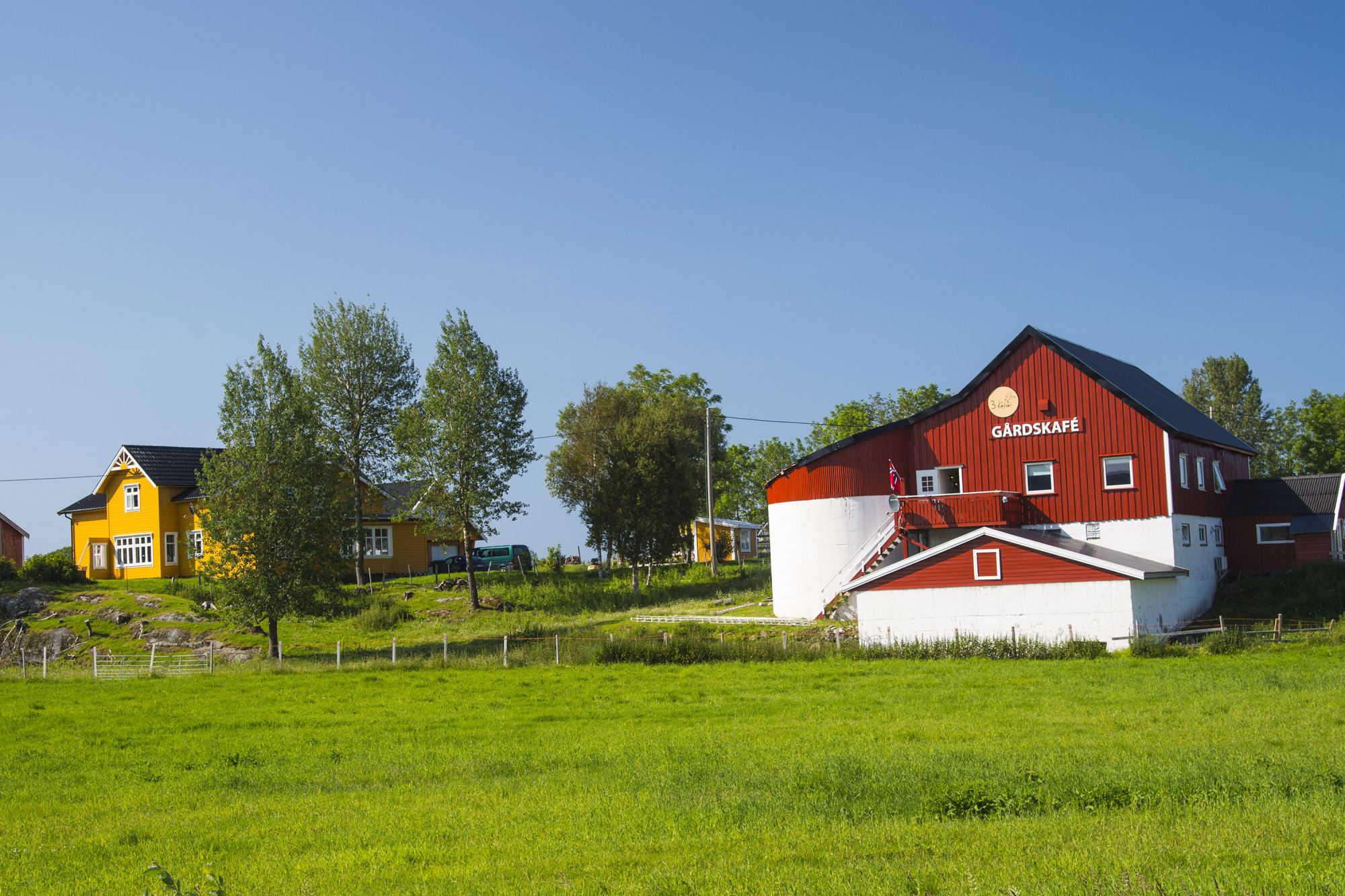 3 Kalver - restaurant/gårdskafé på Dønna