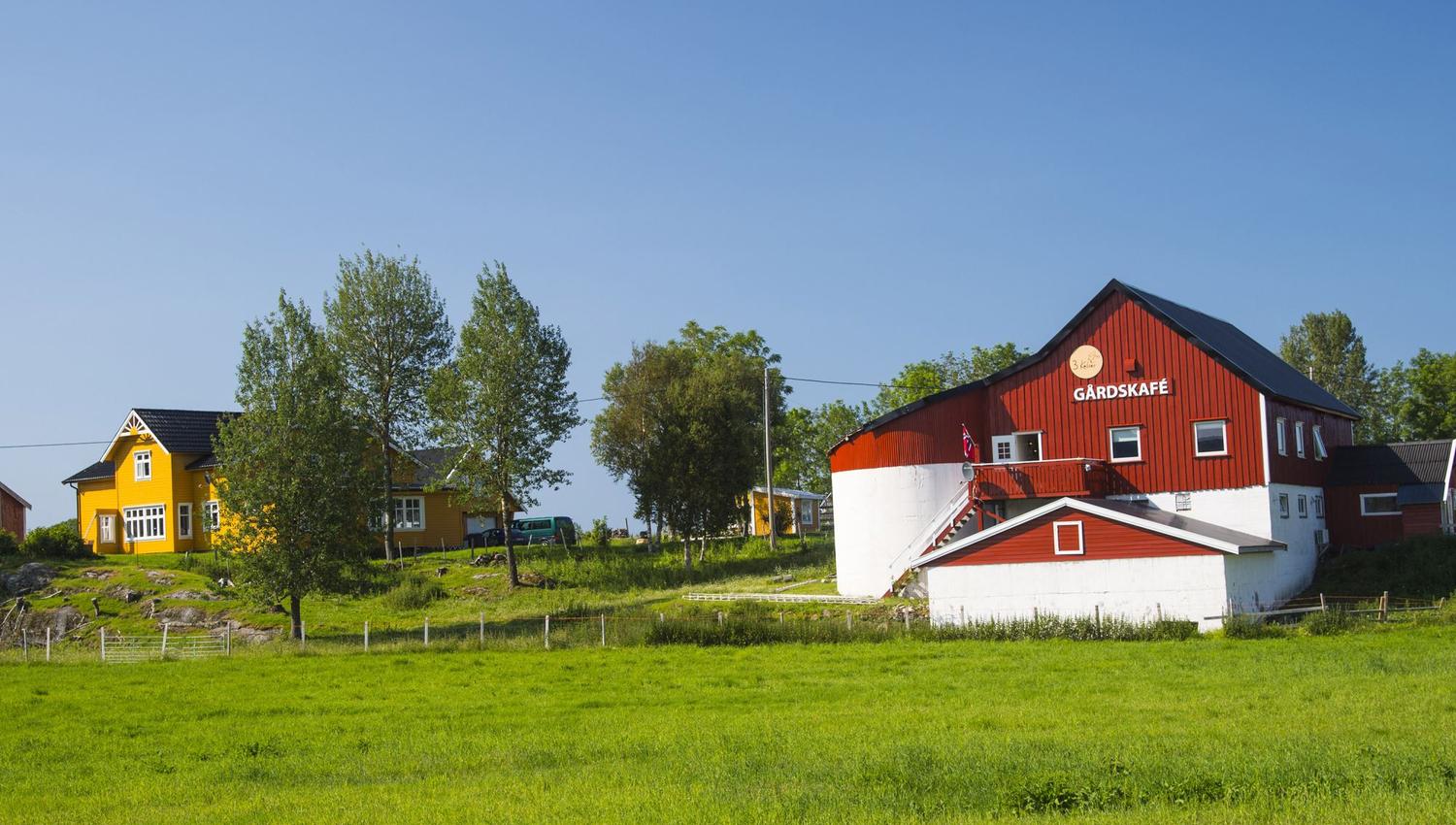 3 Kalver - restaurant/gårdskafé på Dønna