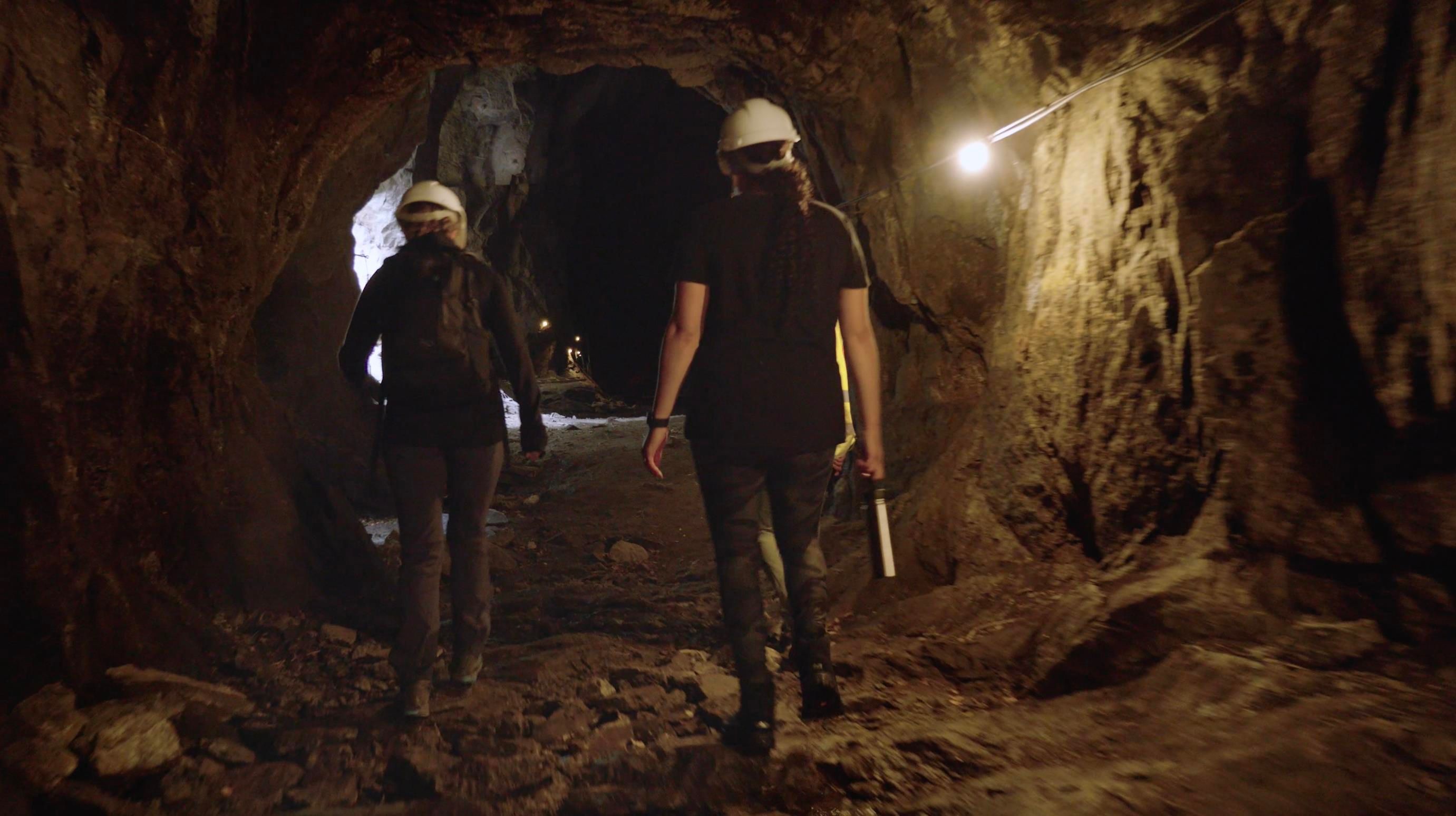 Inne i dei historiske gruvene på Lilletopp, der besøkande kan utforske kraftindustriens historie.