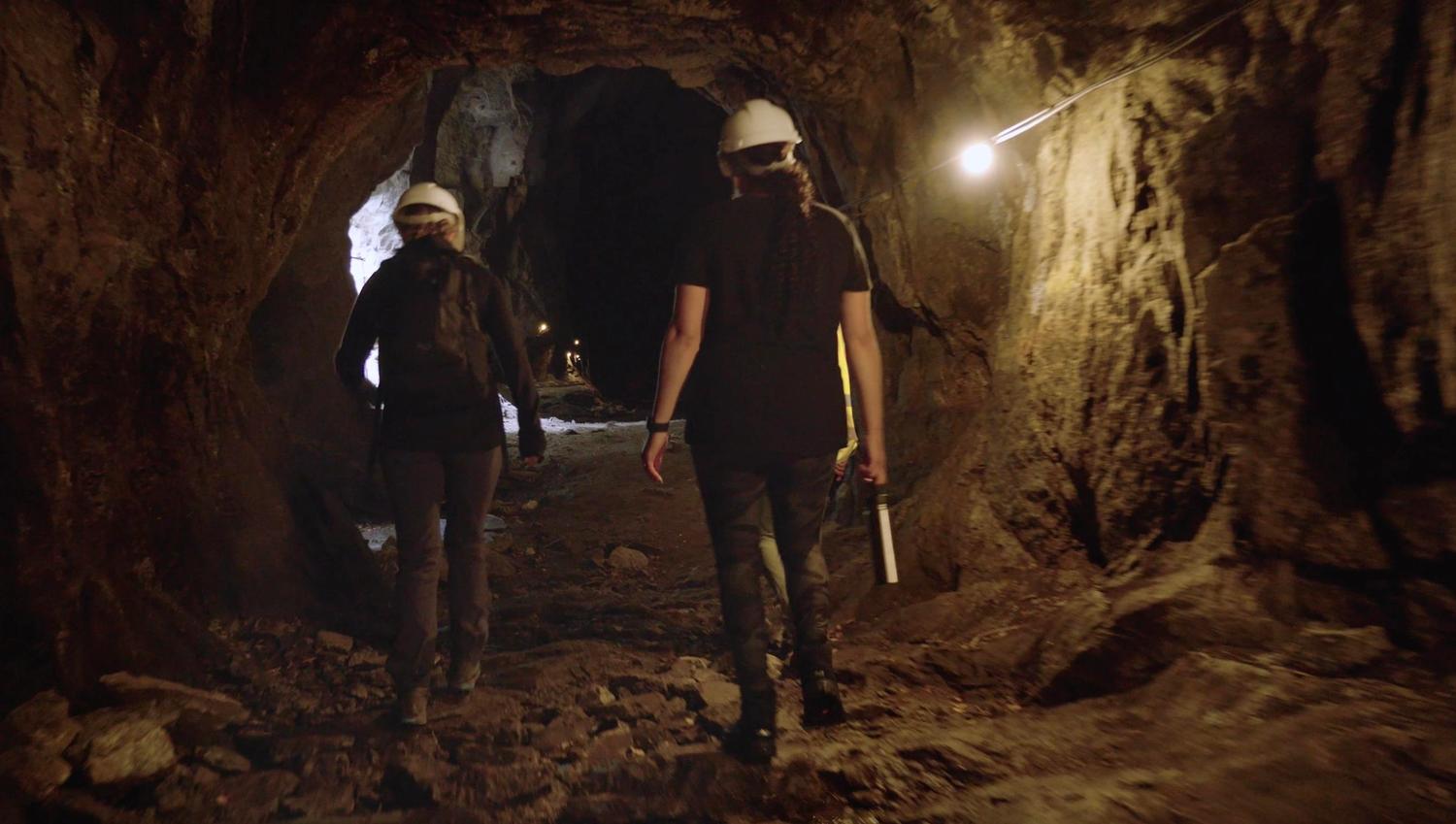 Inne i dei historiske gruvene på Lilletopp, der besøkande kan utforske kraftindustriens historie.