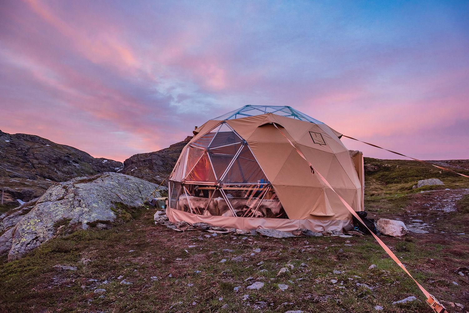 Trolltunga sunset/sunrise kuppeltelt