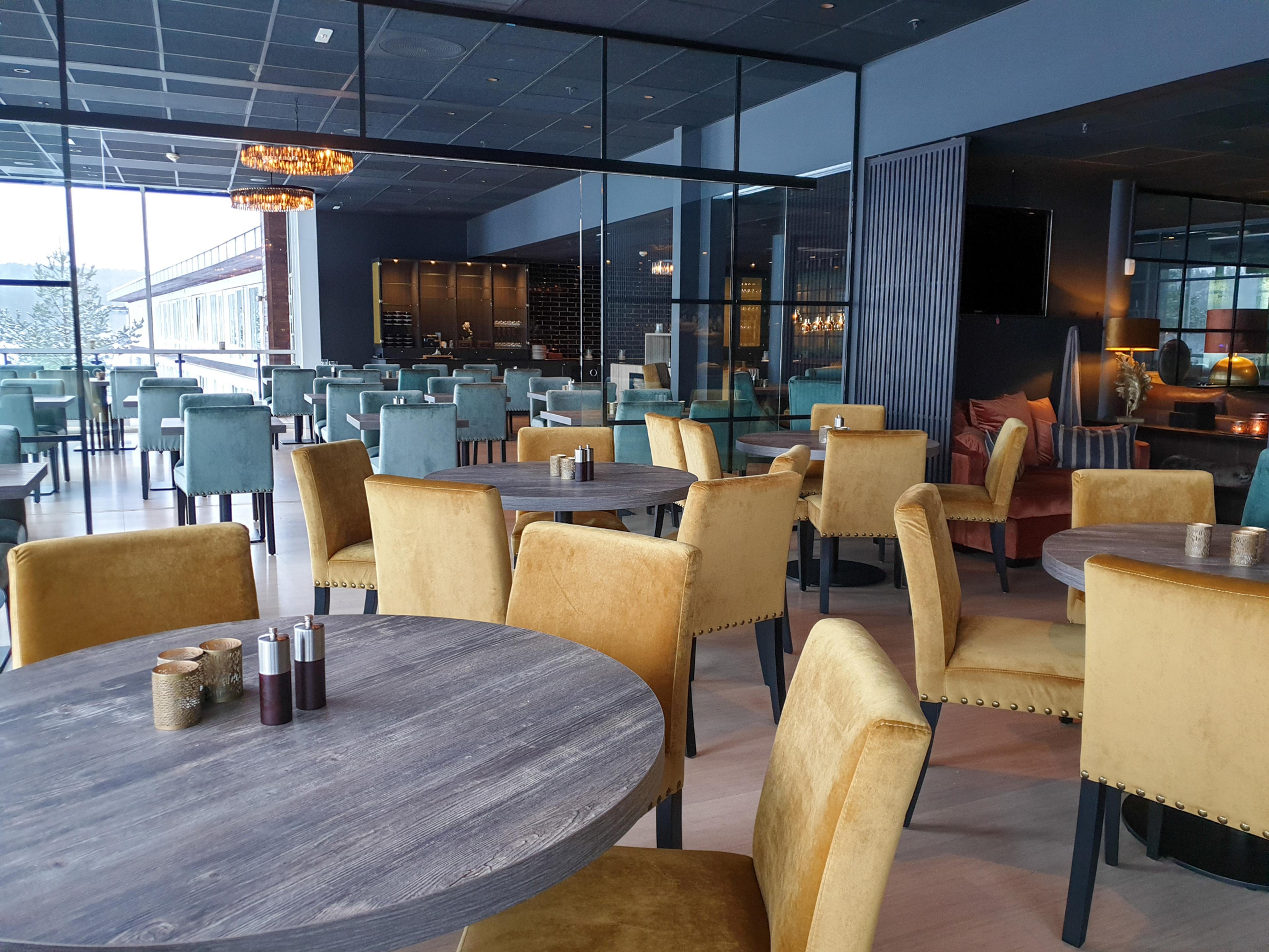 Tables in the restaurant