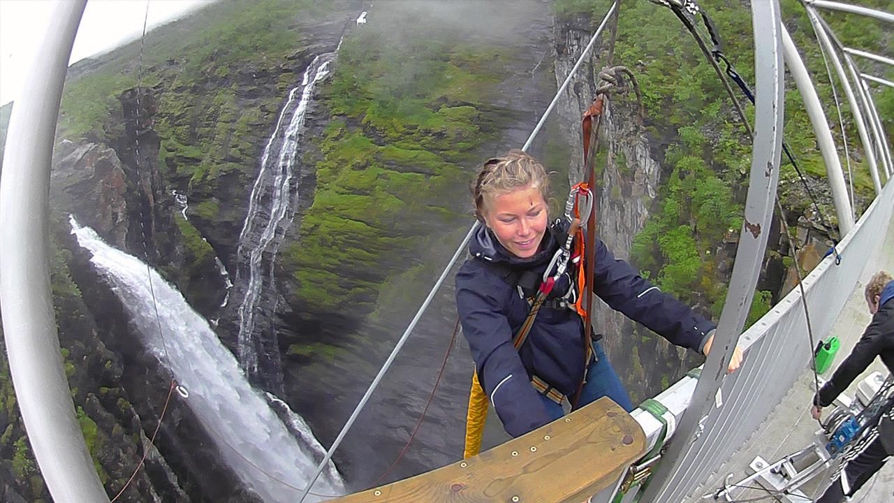 Bungee Jumping into the Grand Canyon of the Arctic