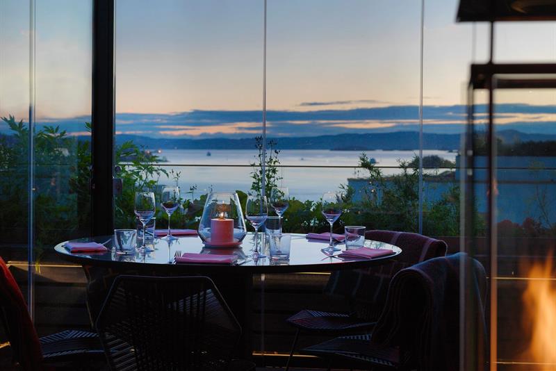 utsikt over oslofjorden ved solnedgang