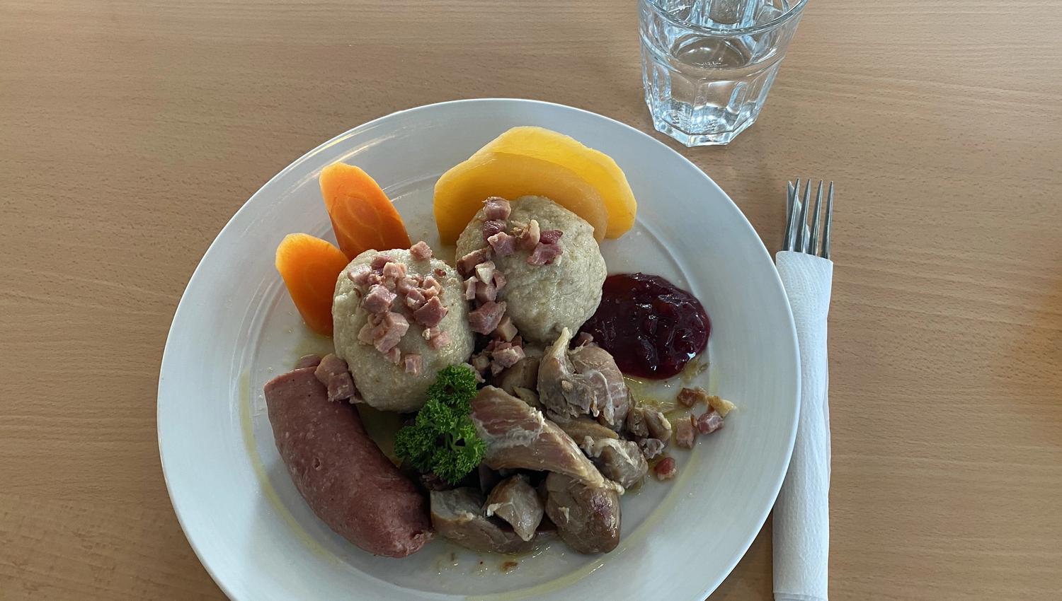 Raspeballer på Dalegarden outlet & cafe