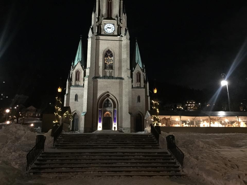 Bragernes kirke en vinterkveld