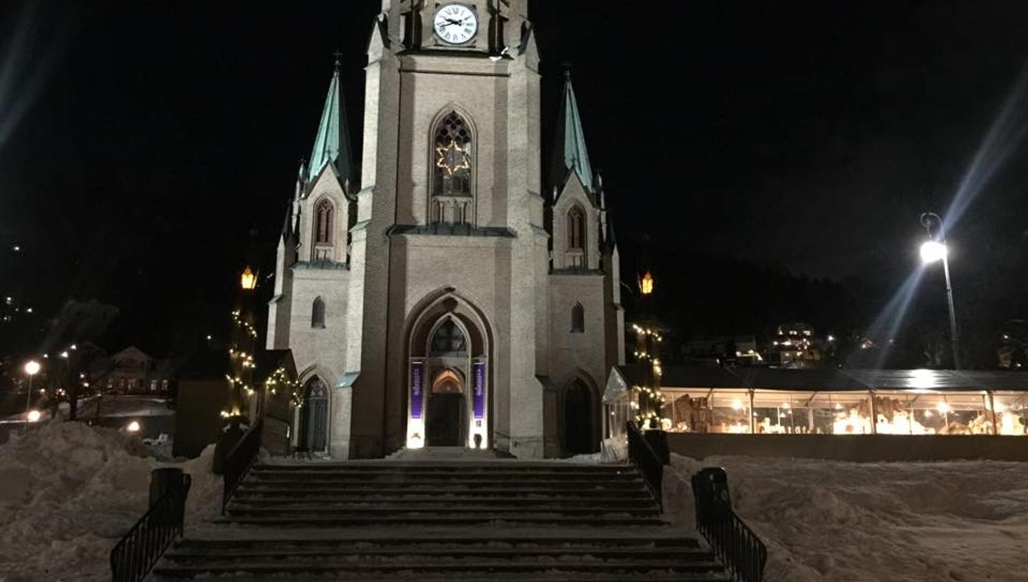 Bragernes kirke en vinterkveld